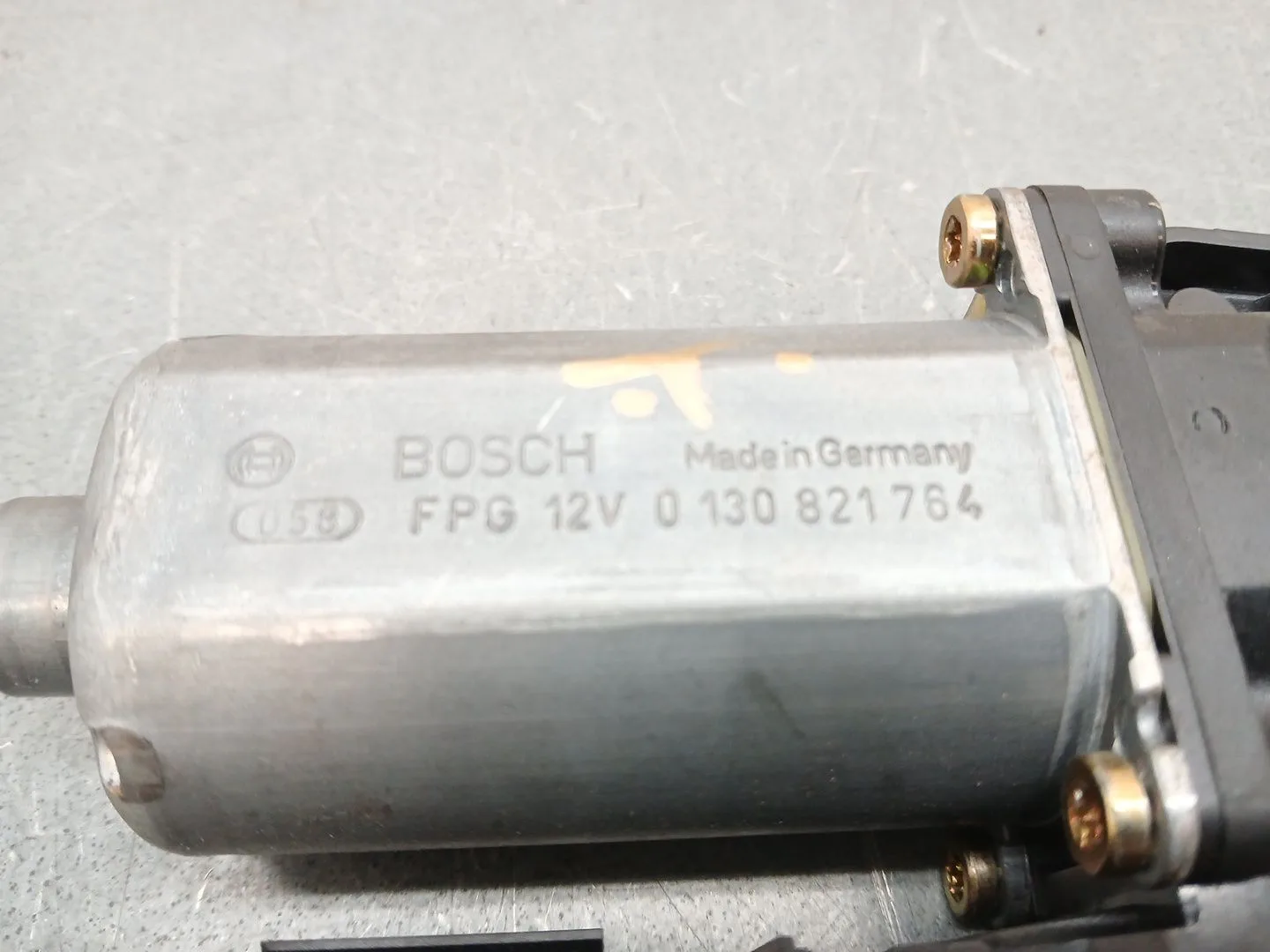 Motor Elevalunas Trasero Derecho para Volkswagen Touareg (7La)