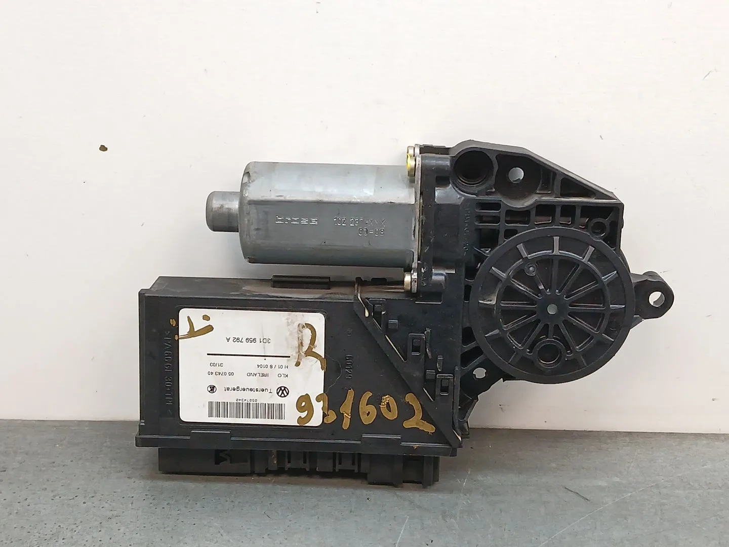 Motor Elevalunas Delantero Derecho para Volkswagen Touareg (7La)