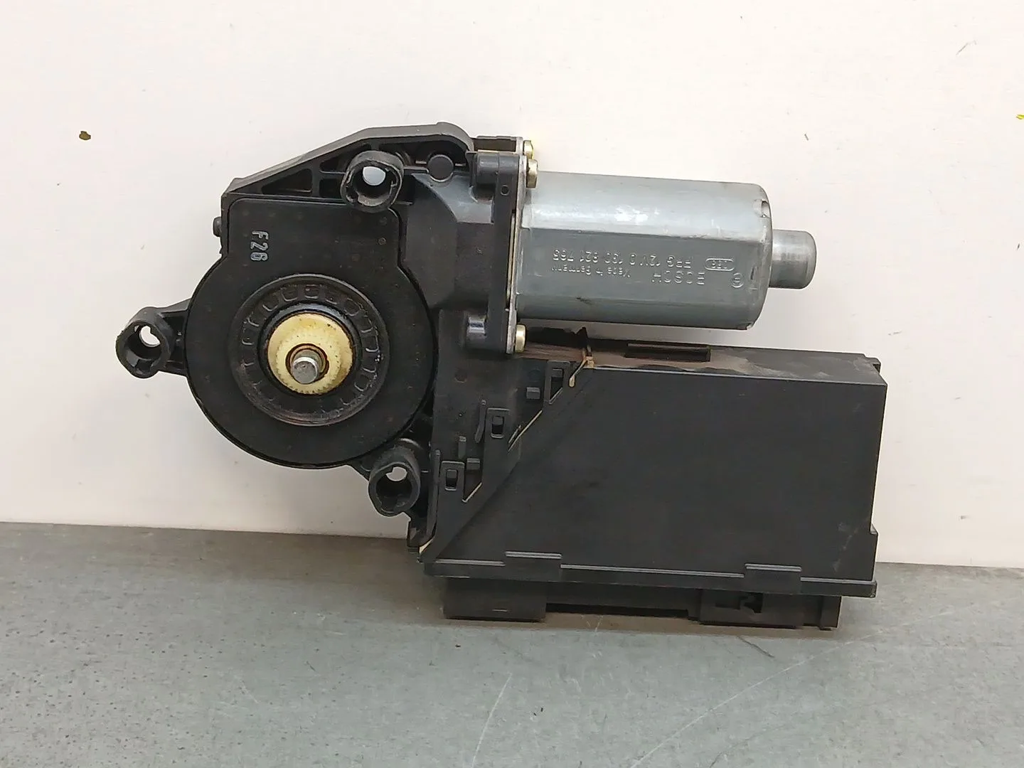 Motor Elevalunas Delantero Derecho para Volkswagen Touareg (7La)