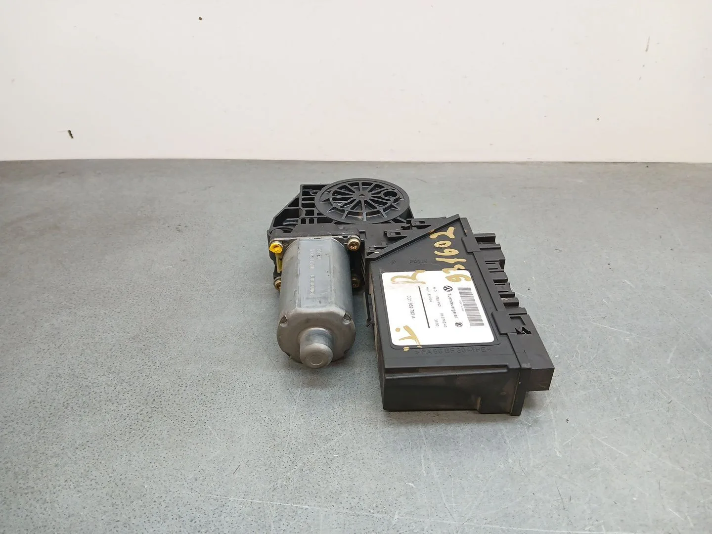 Motor Elevalunas Delantero Derecho para Volkswagen Touareg (7La)