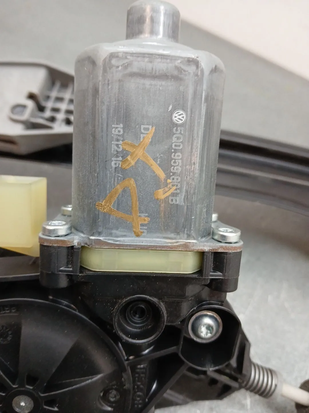 Elevalunas Delantero Izquierdo para Skoda Superb (3V3)