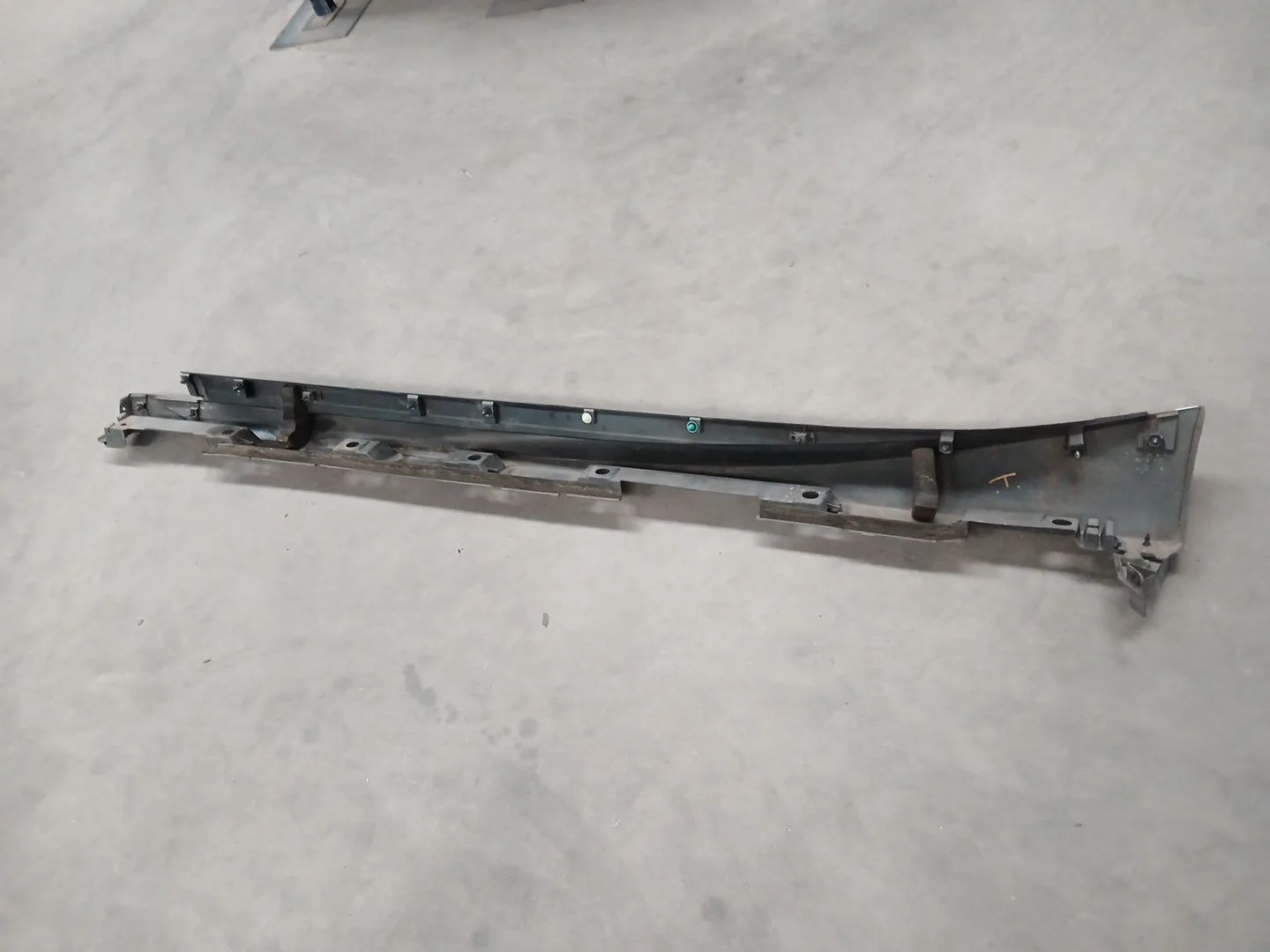 Faldon Lateral para Lexus Is Iii (_E3_)