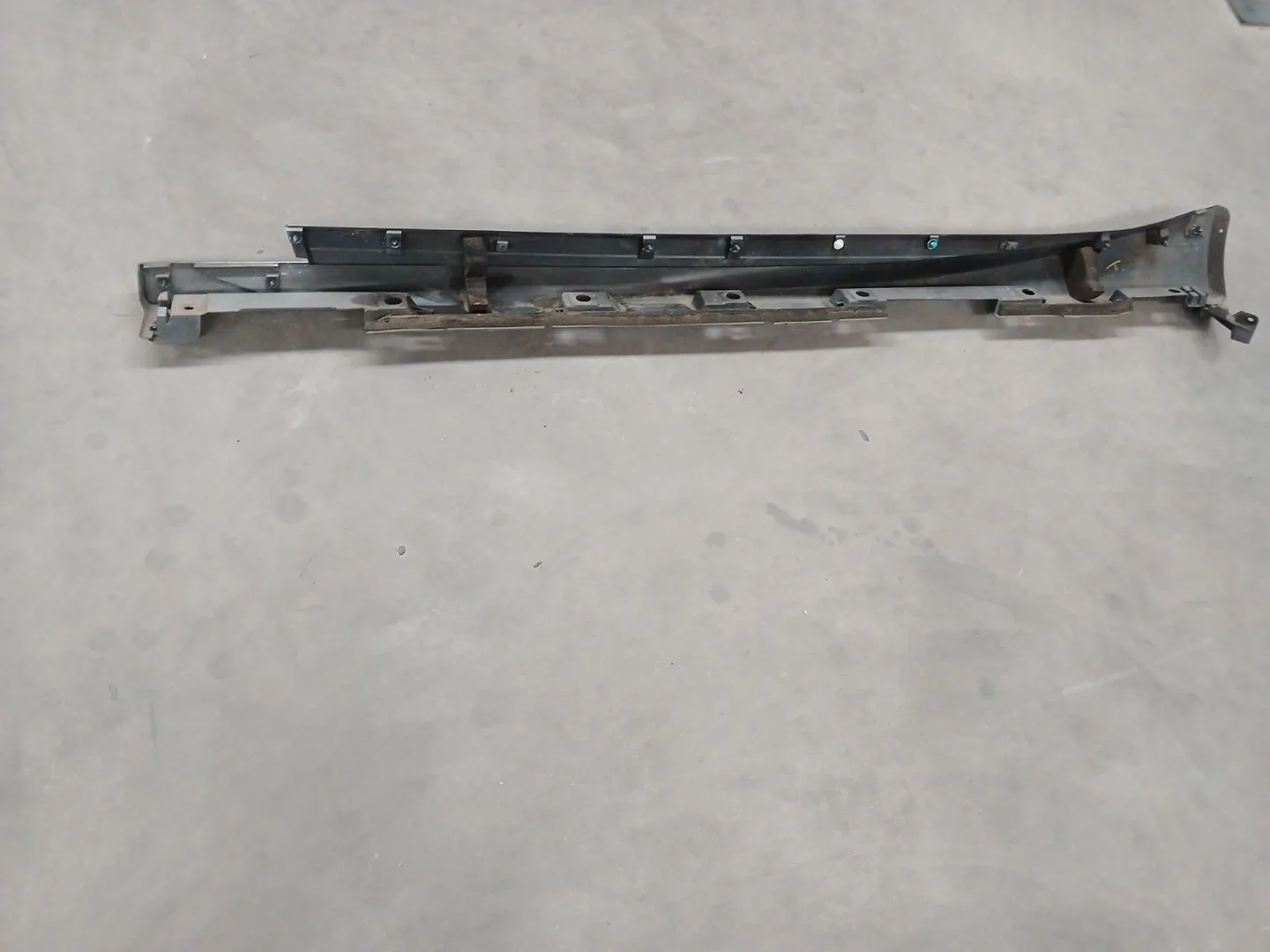 Faldon Lateral para Lexus Is Iii (_E3_)