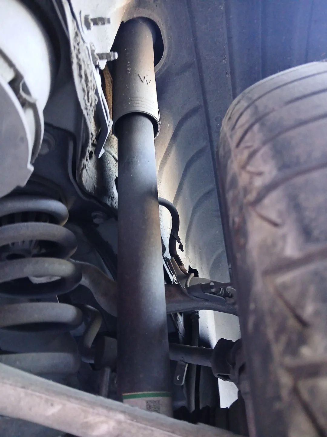 Amortiguador Trasero Derecho para Lexus Is Iii (_E3_)