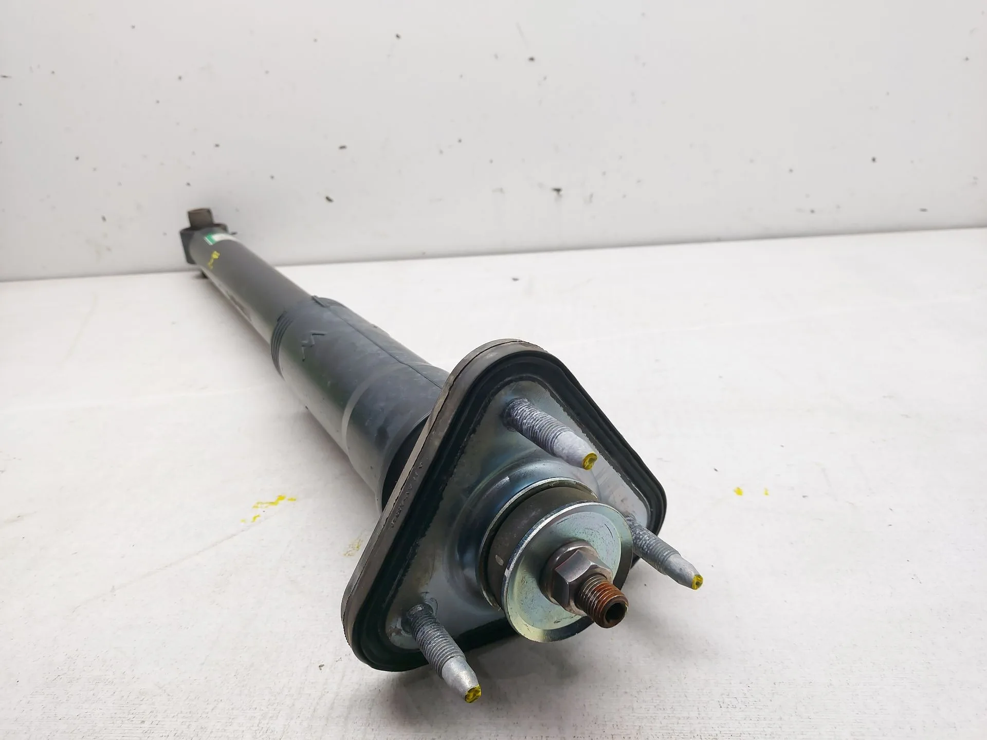 Amortiguador Trasero Izquierdo para Lexus Is Iii (_E3_)