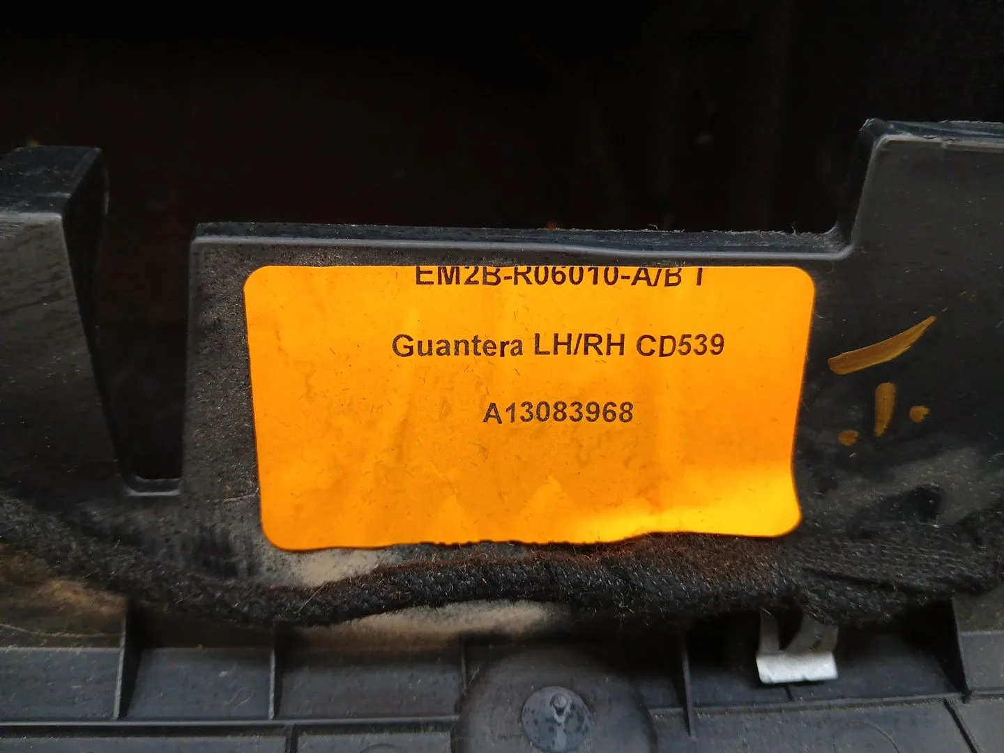 Guantera para Ford S-Max