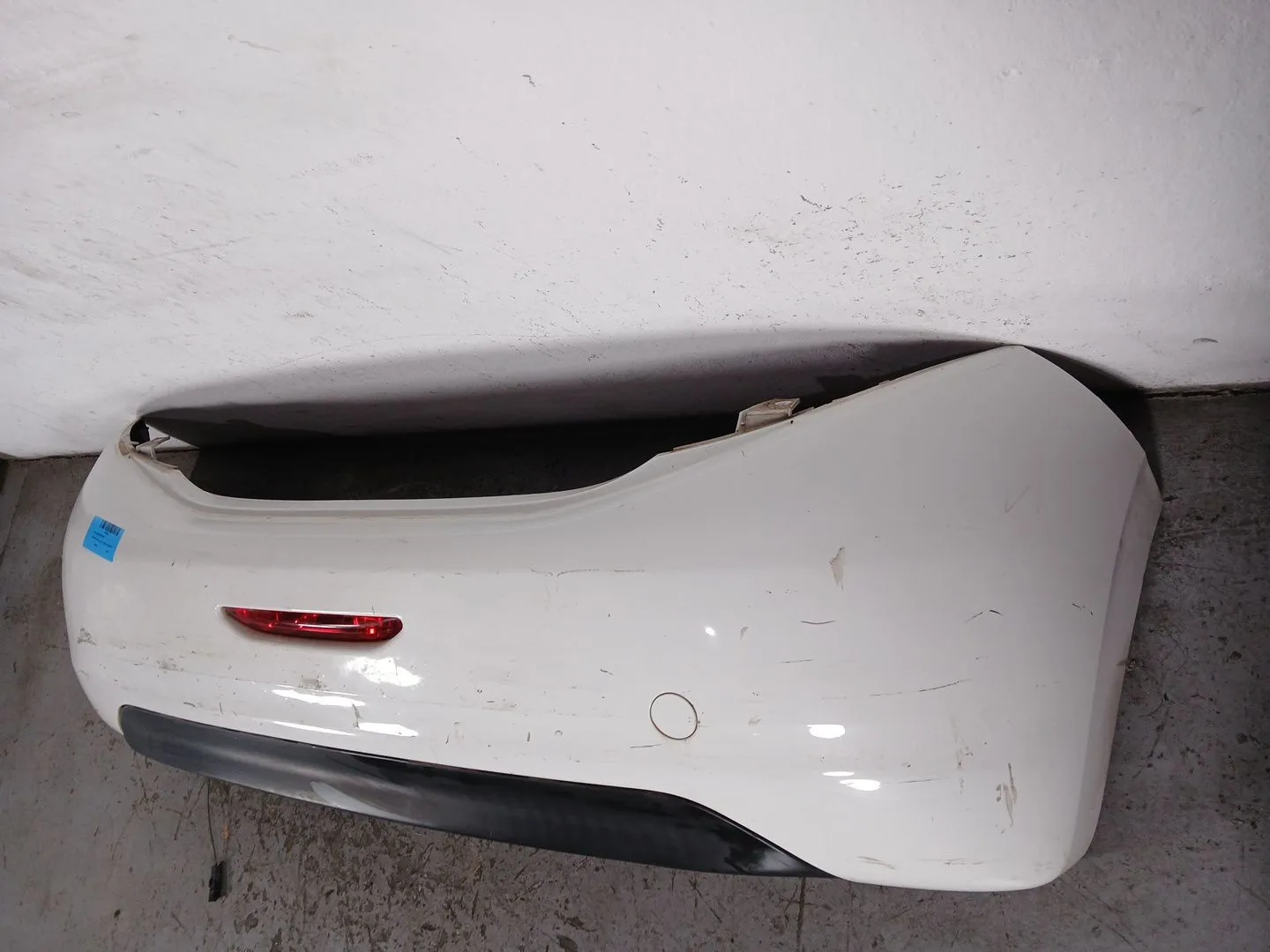 Paragolpes Trasero para Peugeot 208 I (Ca_, Cc_)