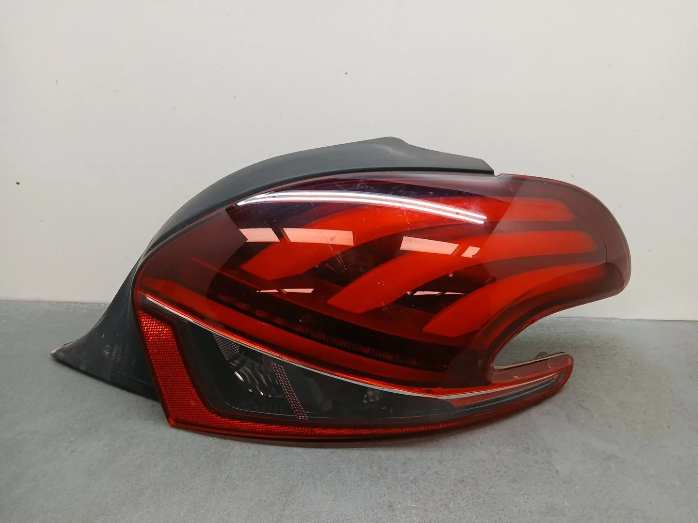 Piloto Trasero Derecho para Peugeot 208 I (Ca_, Cc_)