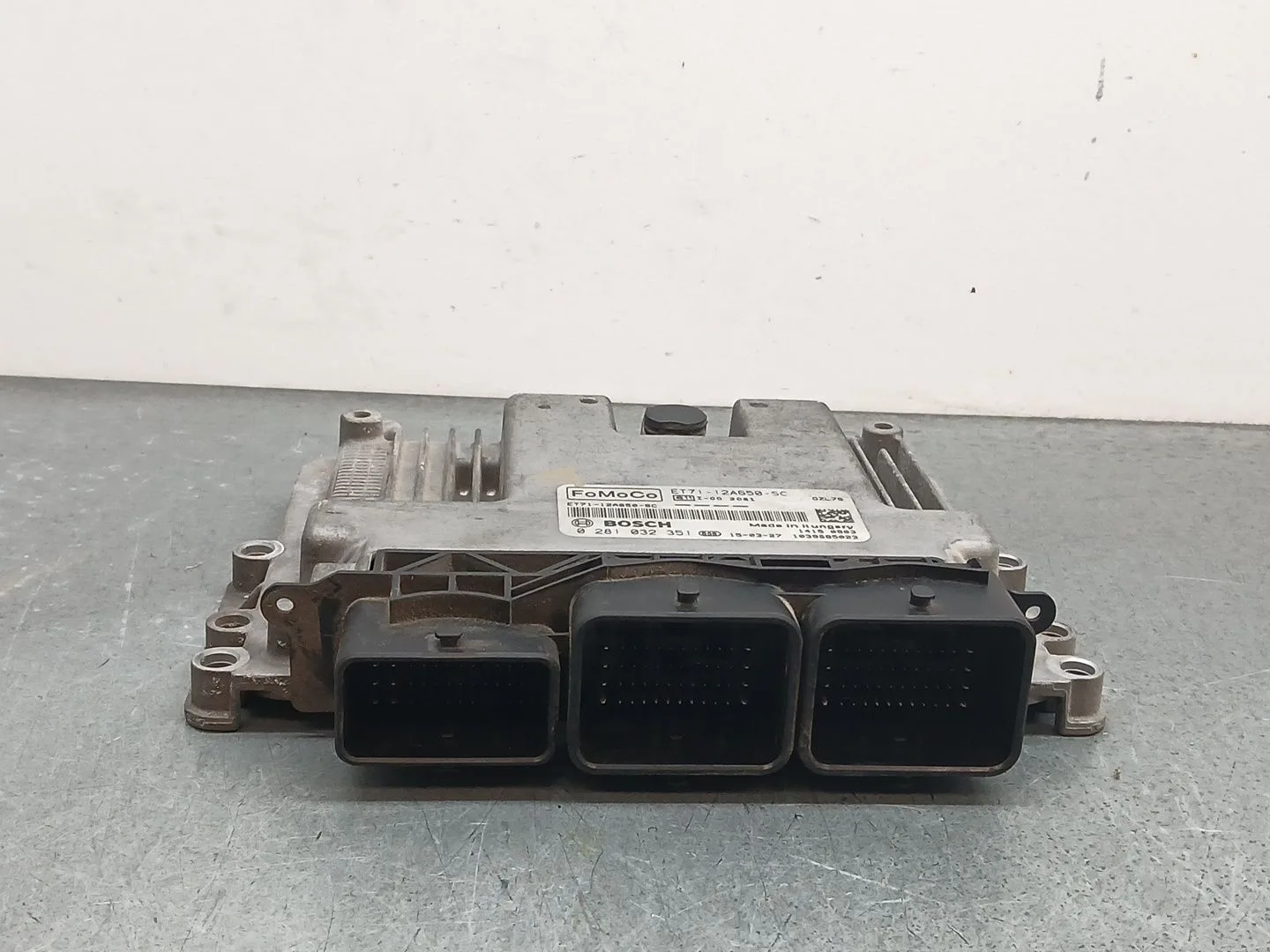 Centralita Motor Uce para Ford Transit Courier
