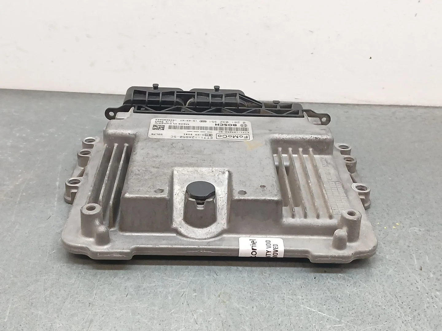 Centralita Motor Uce para Ford Transit Courier