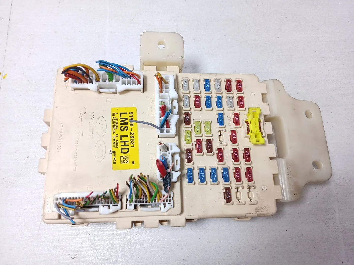 Caja Reles / Fusibles para Hyundai Ix35