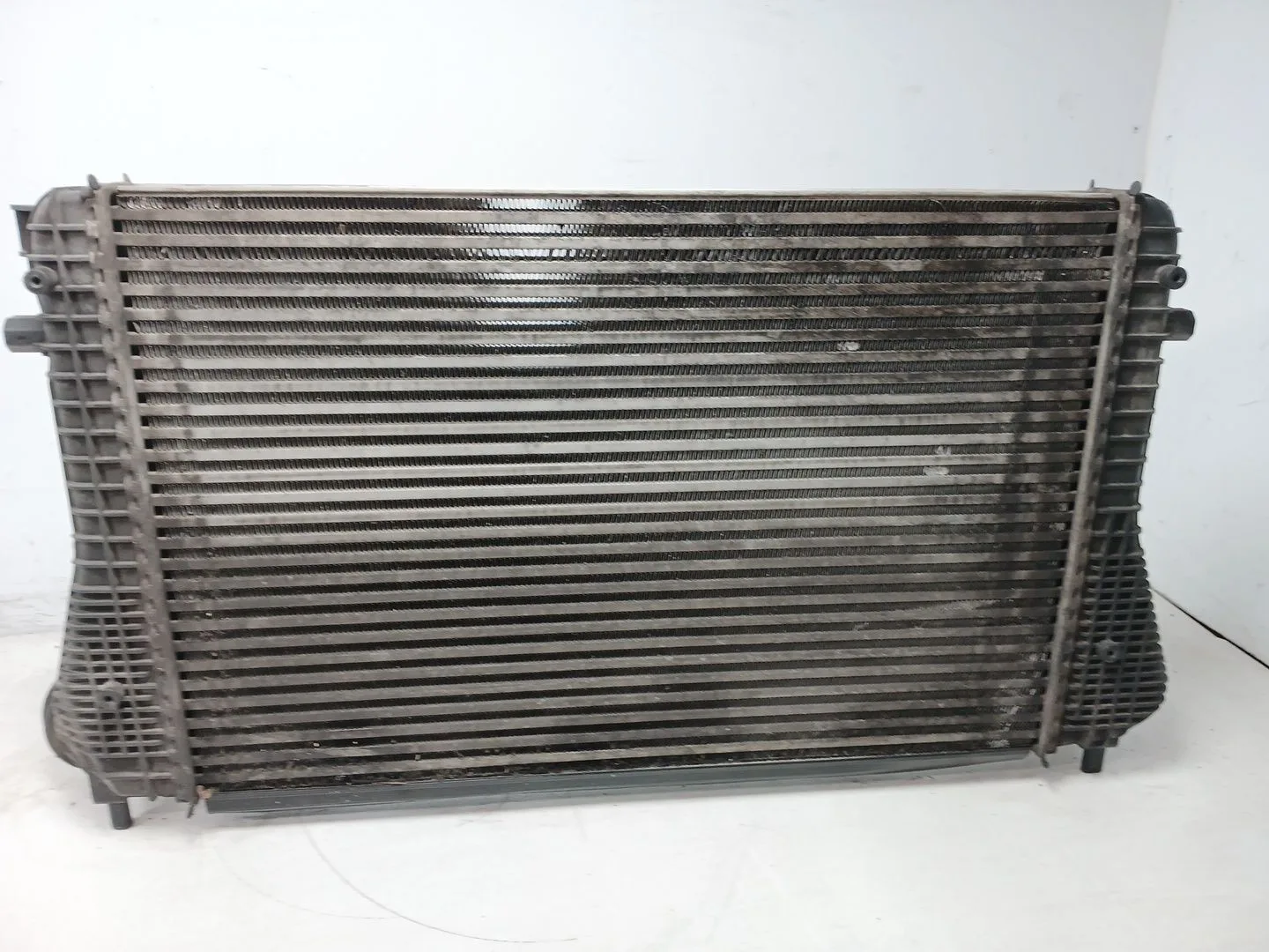Intercooler para Volkswagen Golf V (1K1)