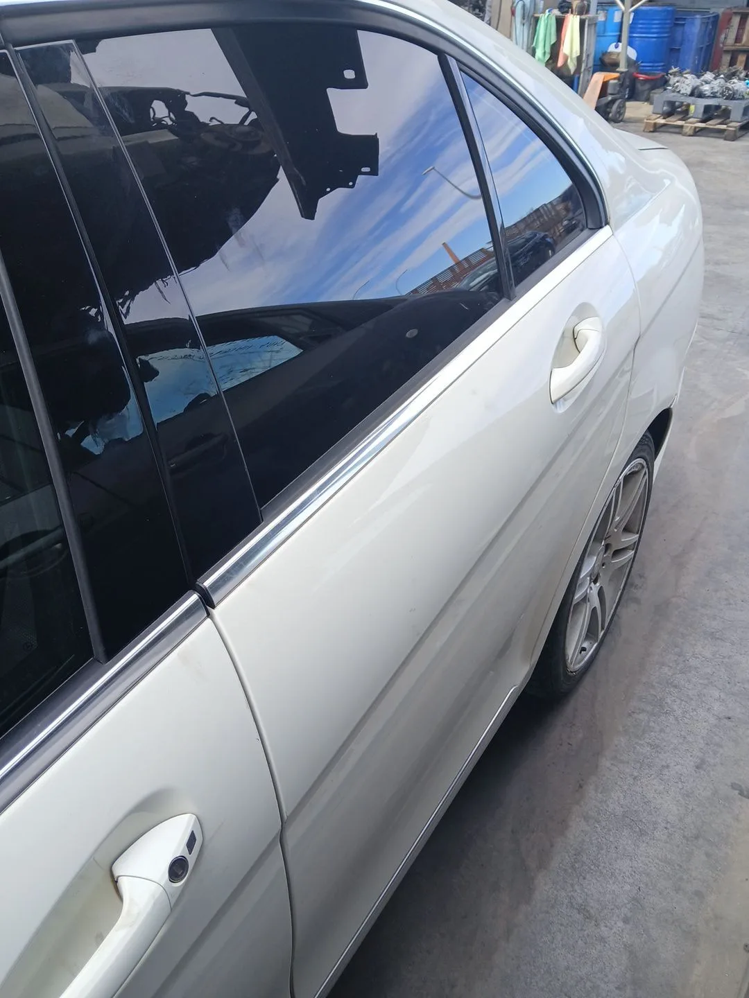 Puerta Trasera Izquierda para Mercedes-Benz Clase C (W204)