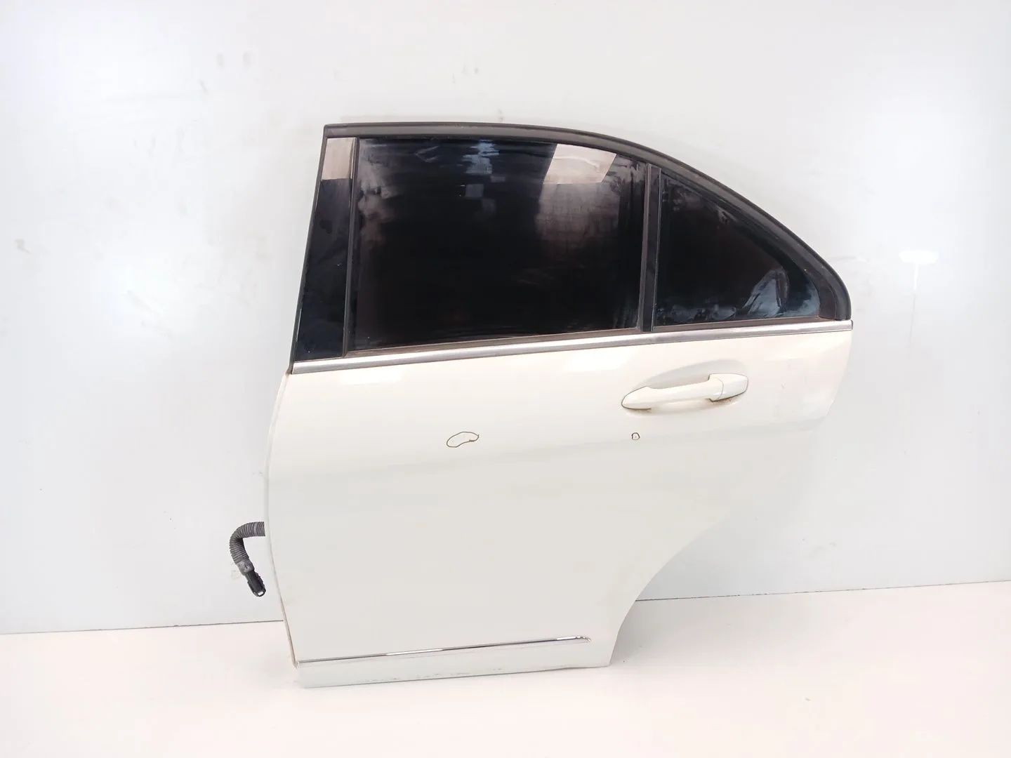 Puerta Trasera Izquierda para Mercedes-Benz Clase C (W204)