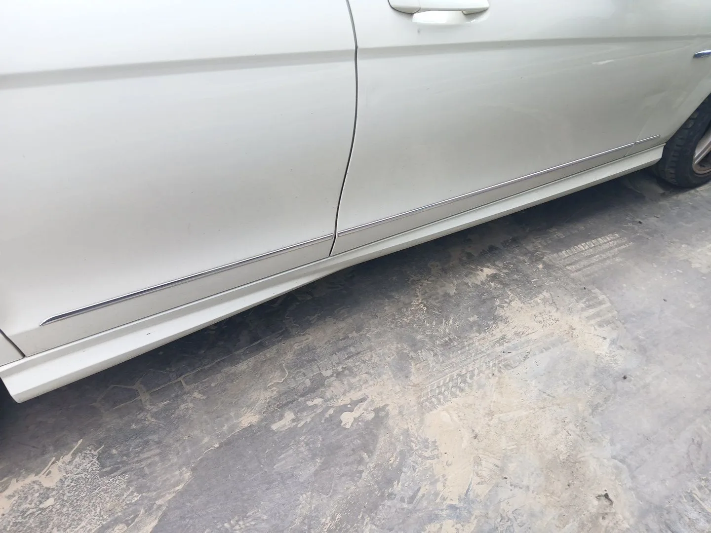 Faldon Lateral para Mercedes-Benz Clase C (W204)