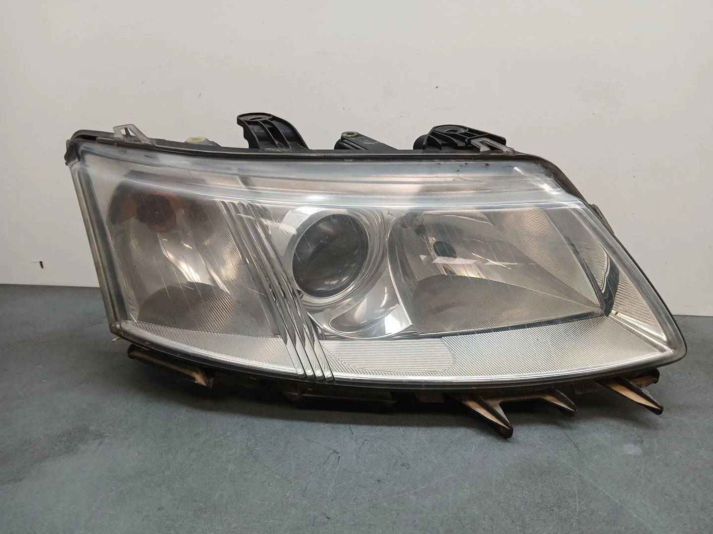 Faro Derecho para Saab 9-3 (Ys3F, E79, D79, D75)