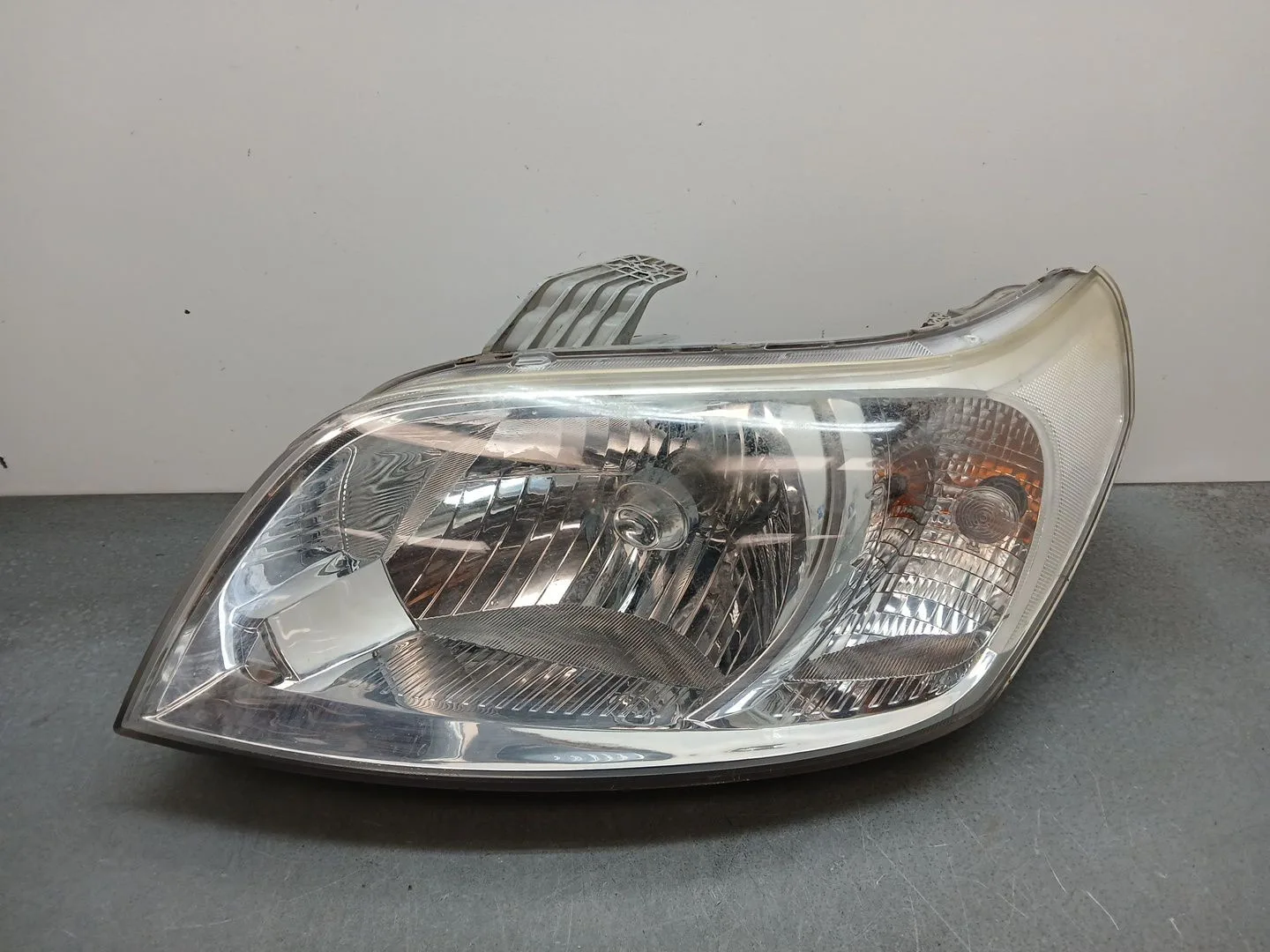 Faro Izquierdo para Chevrolet Aveo / Kalos Sedan (T250, T255)