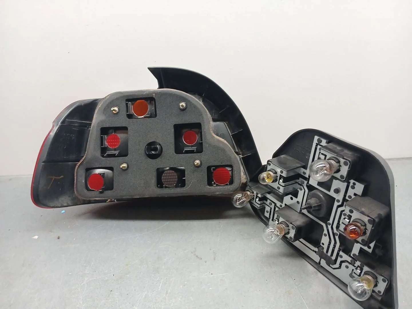 Piloto Trasero Derecho para Bmw 5 (E39)
