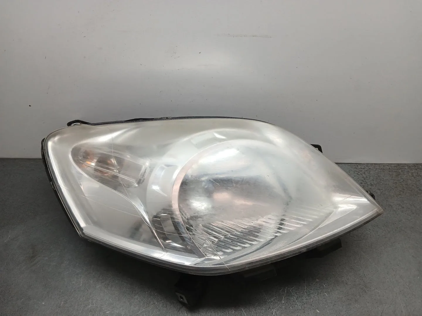 Faro Derecho para Fiat Fiorino Furgoneta/Monovolumen (225_)