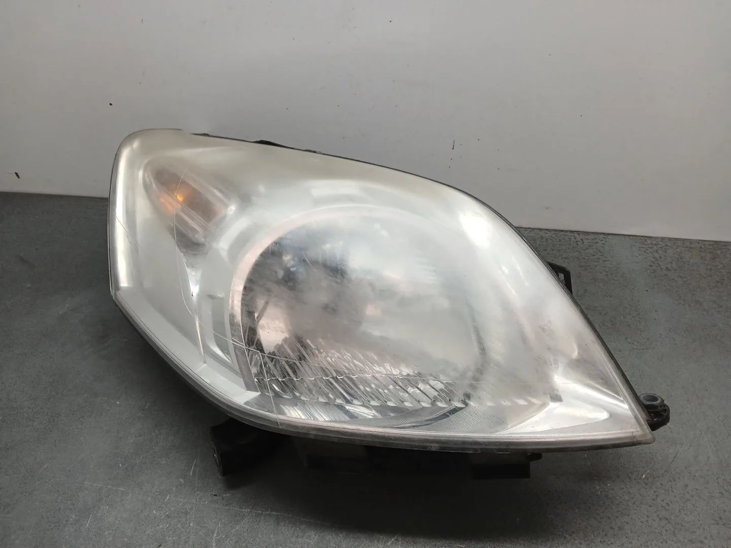 Faro Derecho para Fiat Fiorino Furgoneta/Monovolumen (225_)
