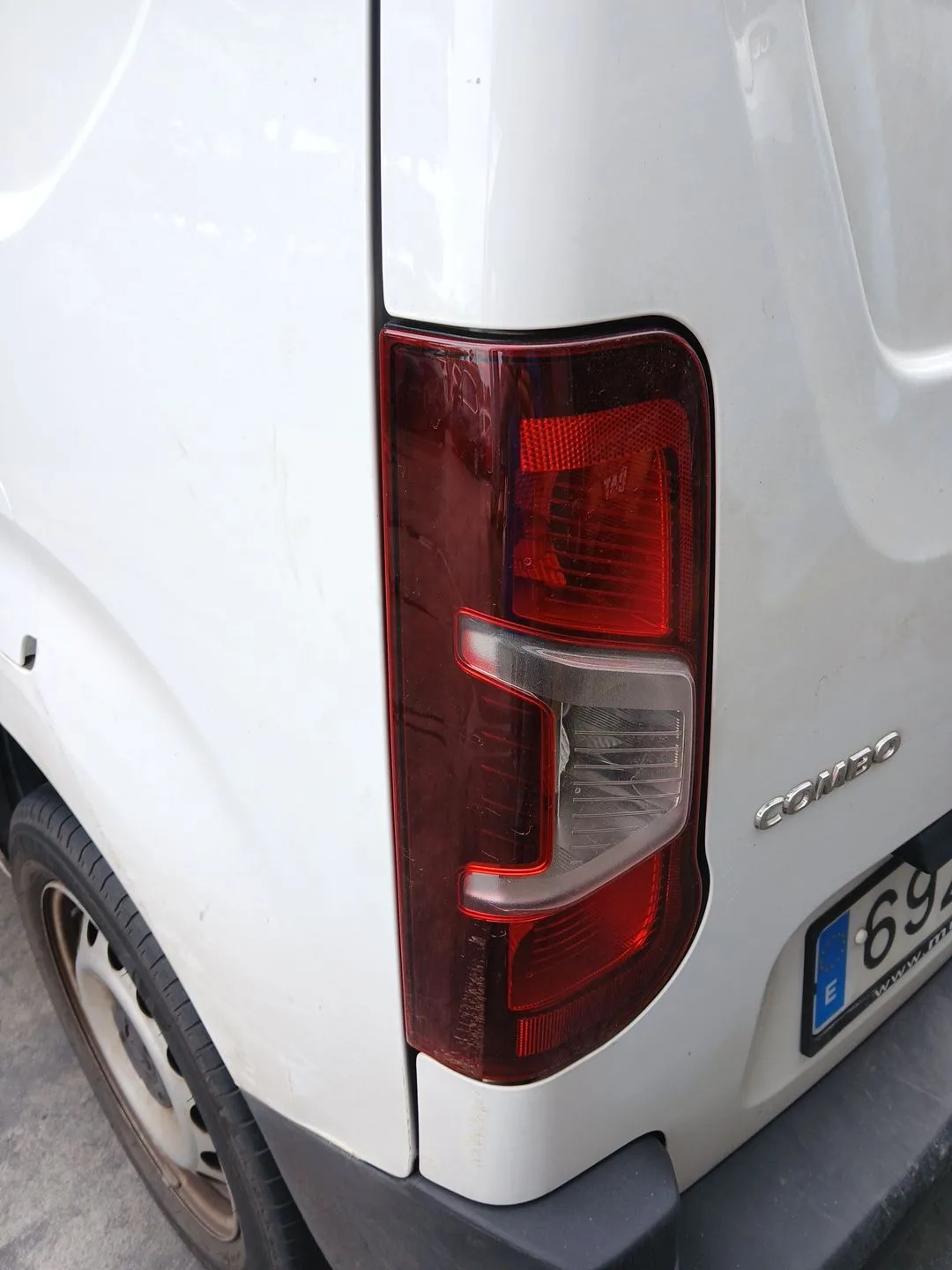 Piloto Trasero Izquierdo para Opel Combo E Tour / Life (K9)