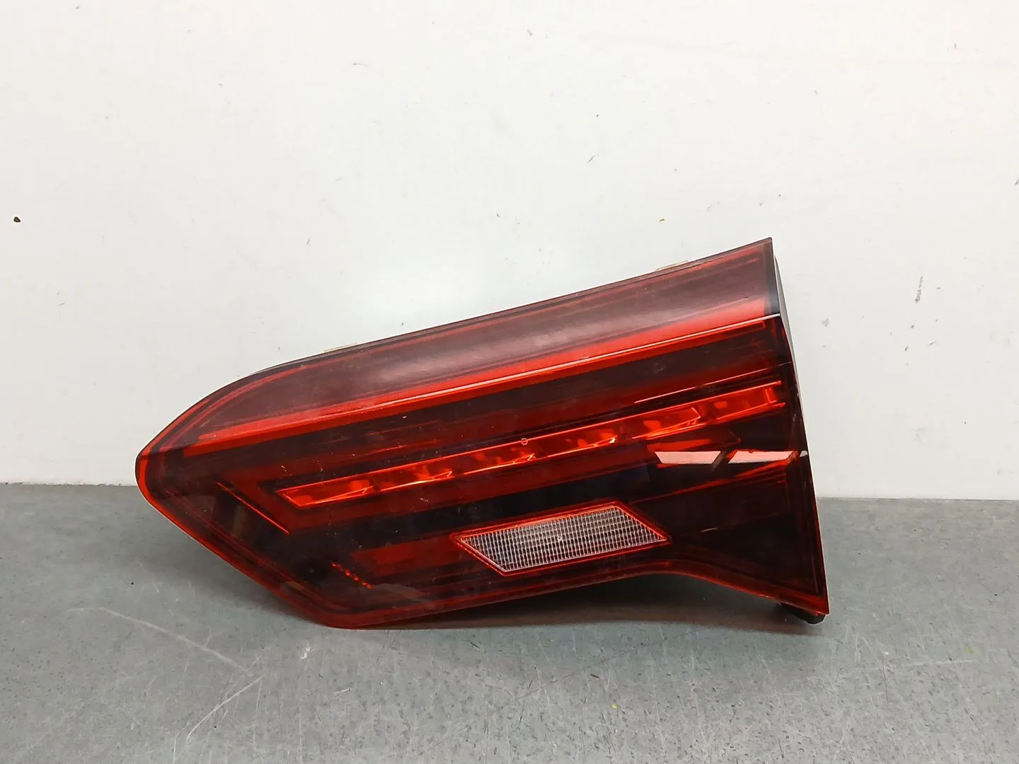 Piloto Trasero Derecho Interior para Volkswagen T-Roc (A11, D11)
