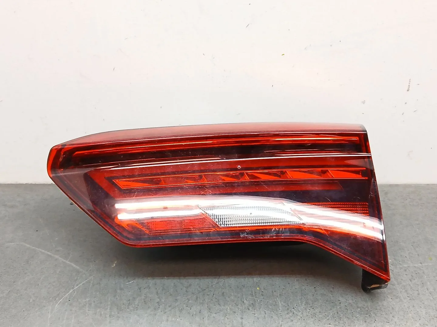 Piloto Trasero Derecho Interior para Volkswagen T-Roc (A11, D11)