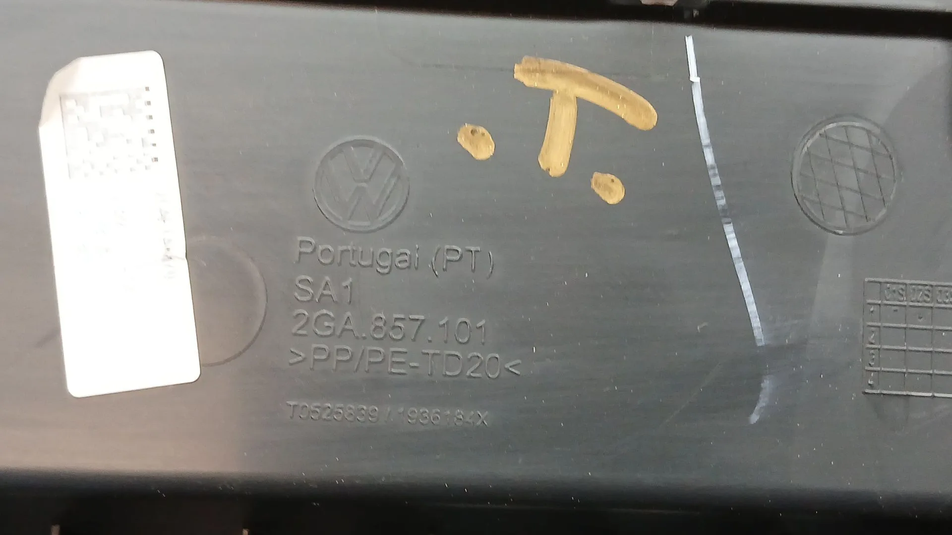 Guantera para Volkswagen T-Roc (A11, D11)