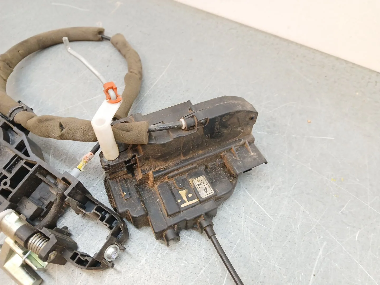 Cerradura Puerta Delantera Izquierda para Renault Koleos I (Hy_)