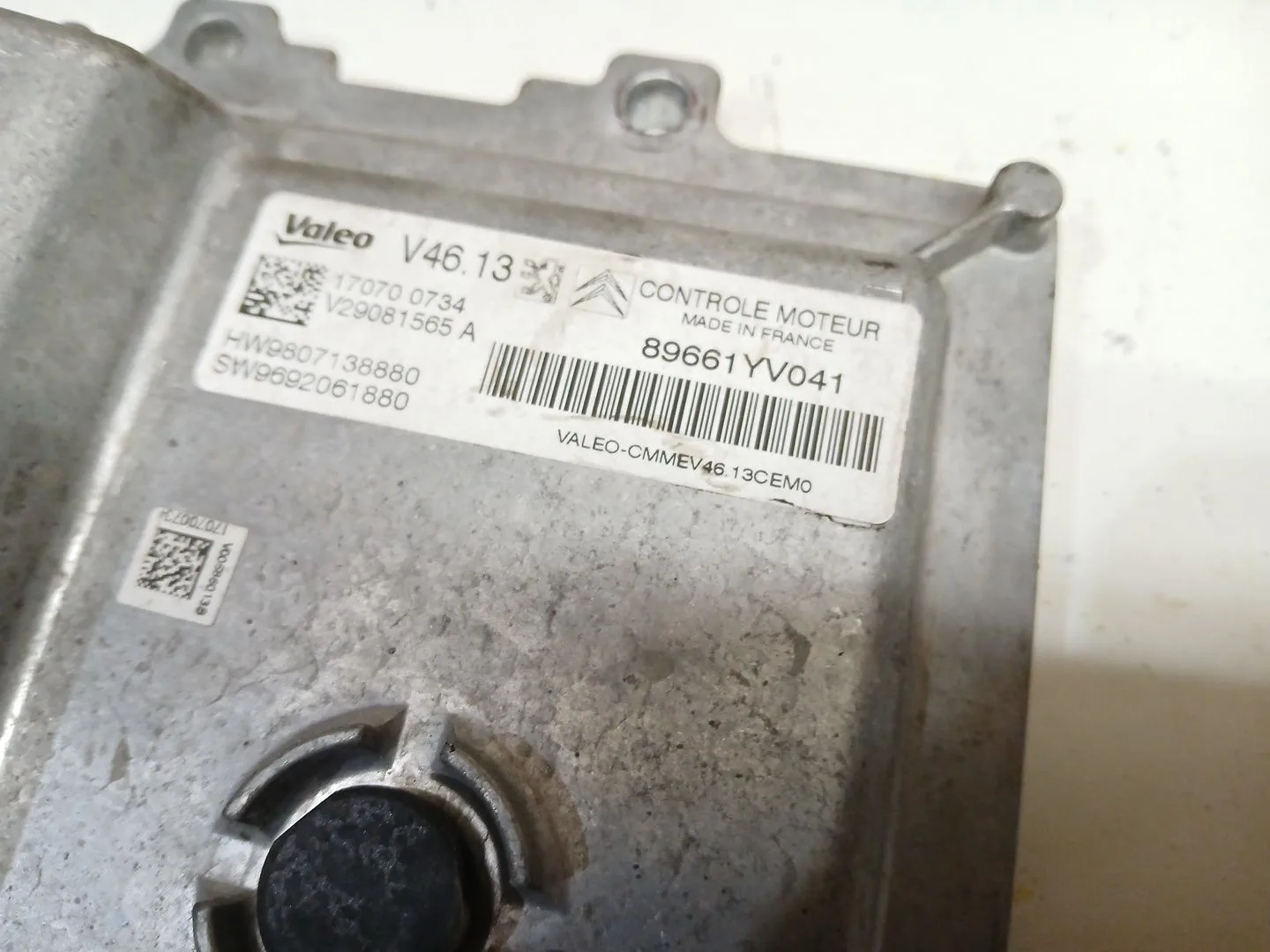 Centralita Motor Uce para Peugeot 108