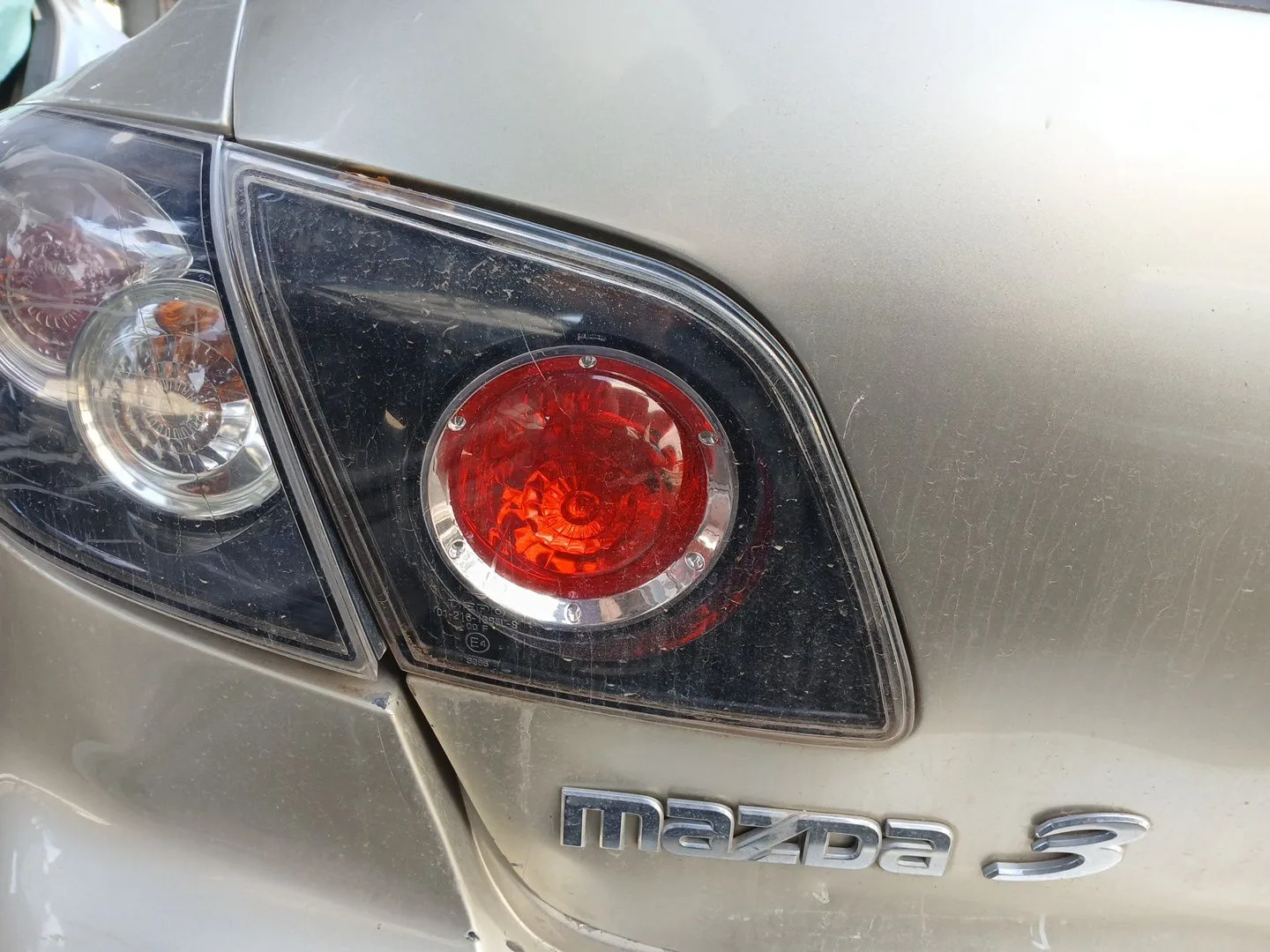 Piloto Trasero Izquierdo Interior para Mazda 3 (Bk)