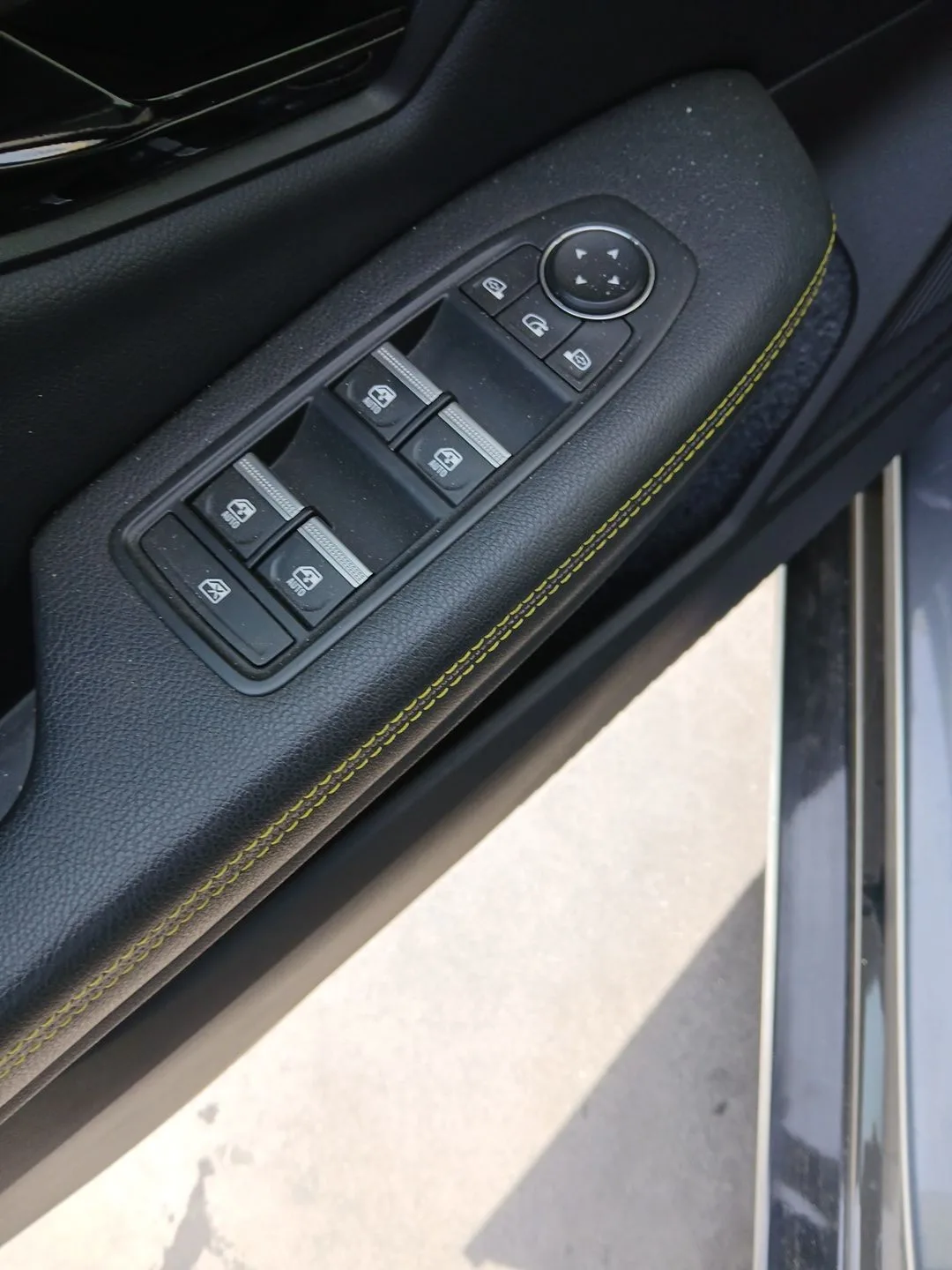 Mando Elevalunas Delantero Izquierdo para Renault Megane E-Tech Suv