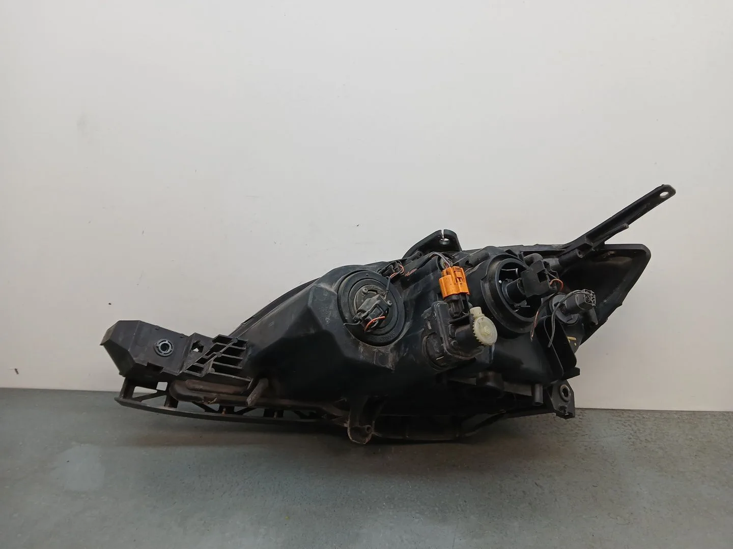 Faro Derecho para Mazda 3 (Bk)