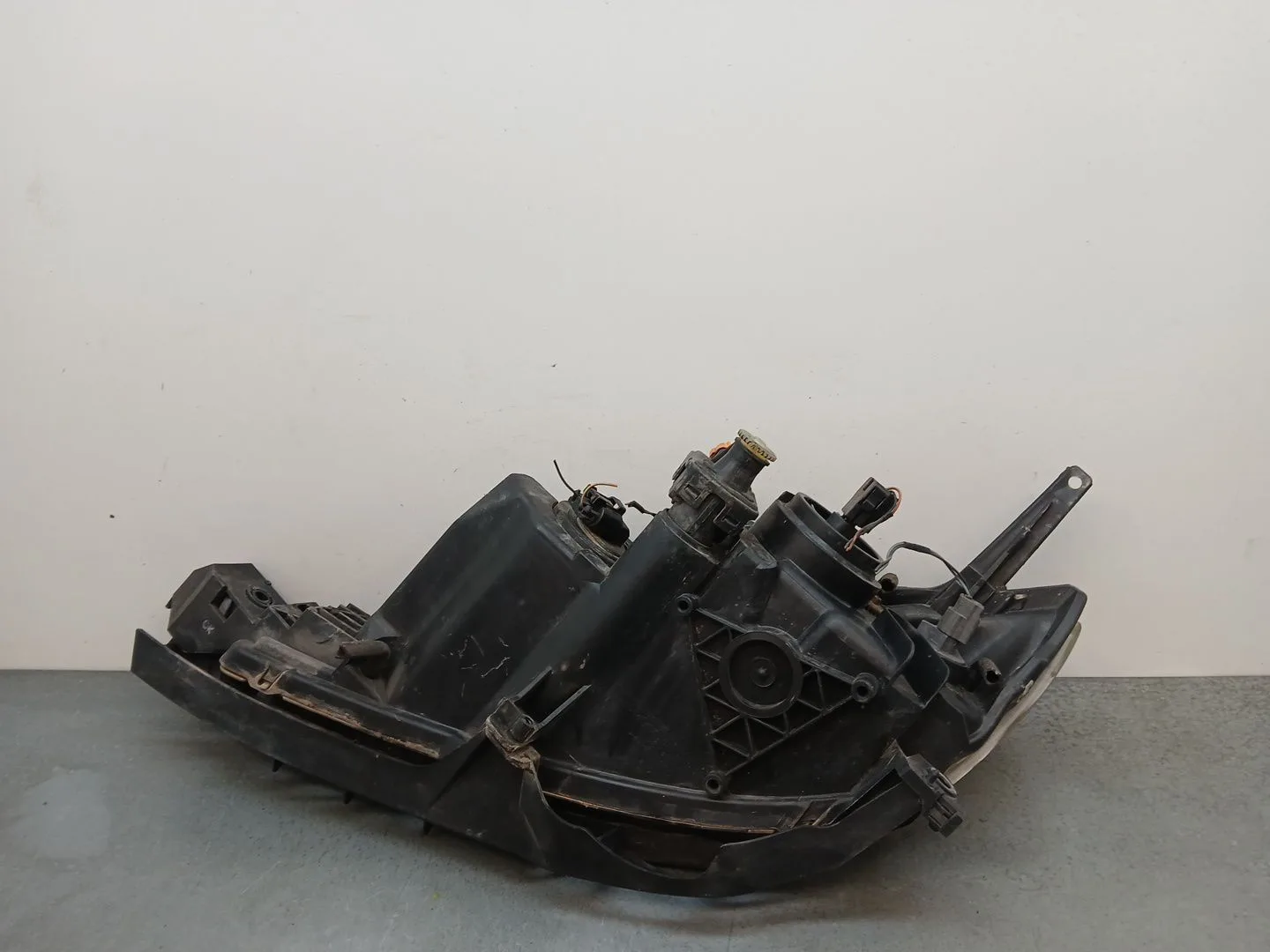 Faro Derecho para Mazda 3 (Bk)