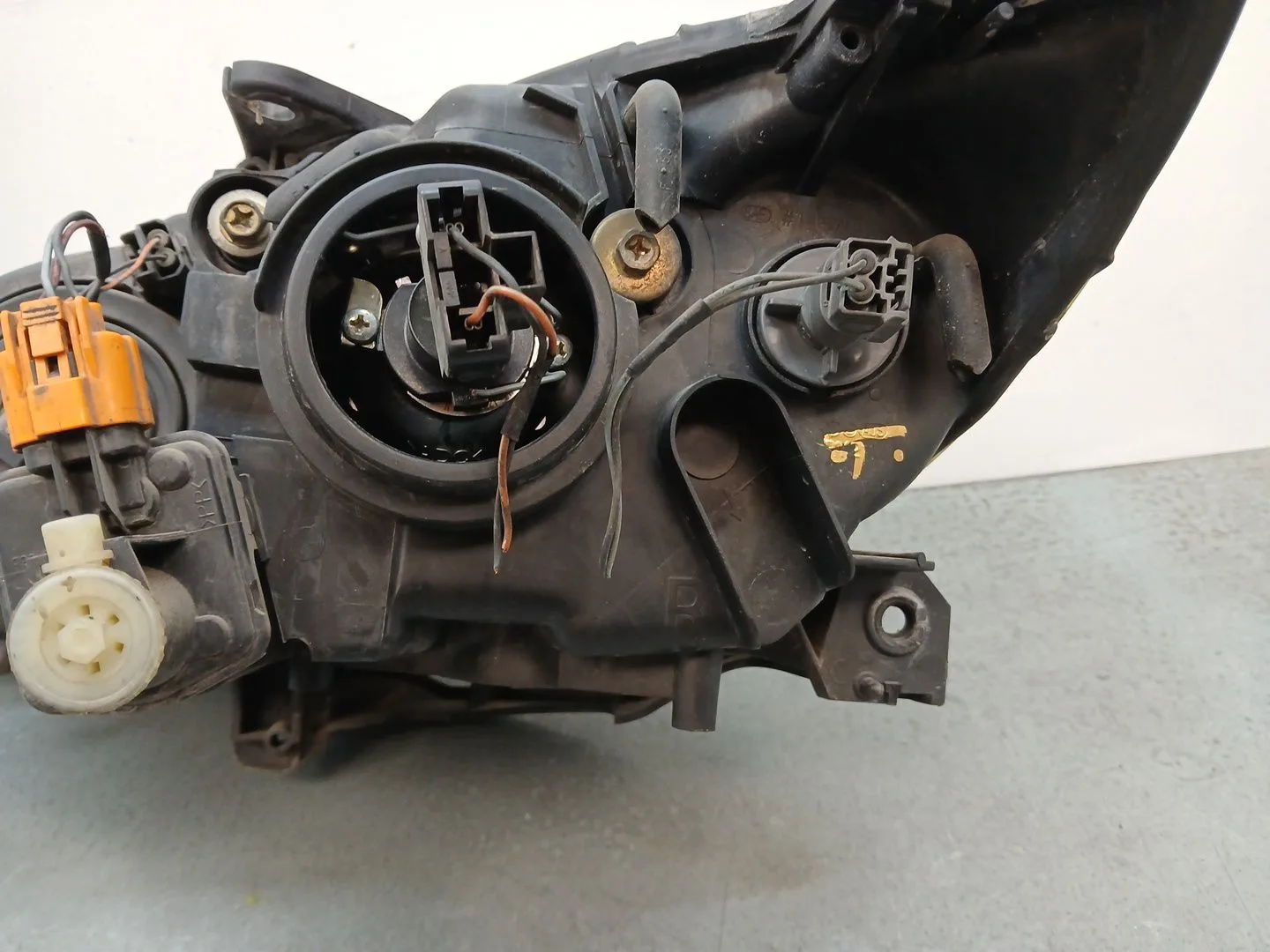 Faro Derecho para Mazda 3 (Bk)