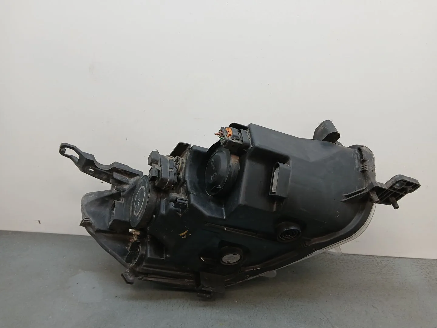 Faro Izquierdo para Citroën C-Elysee (Dd_)