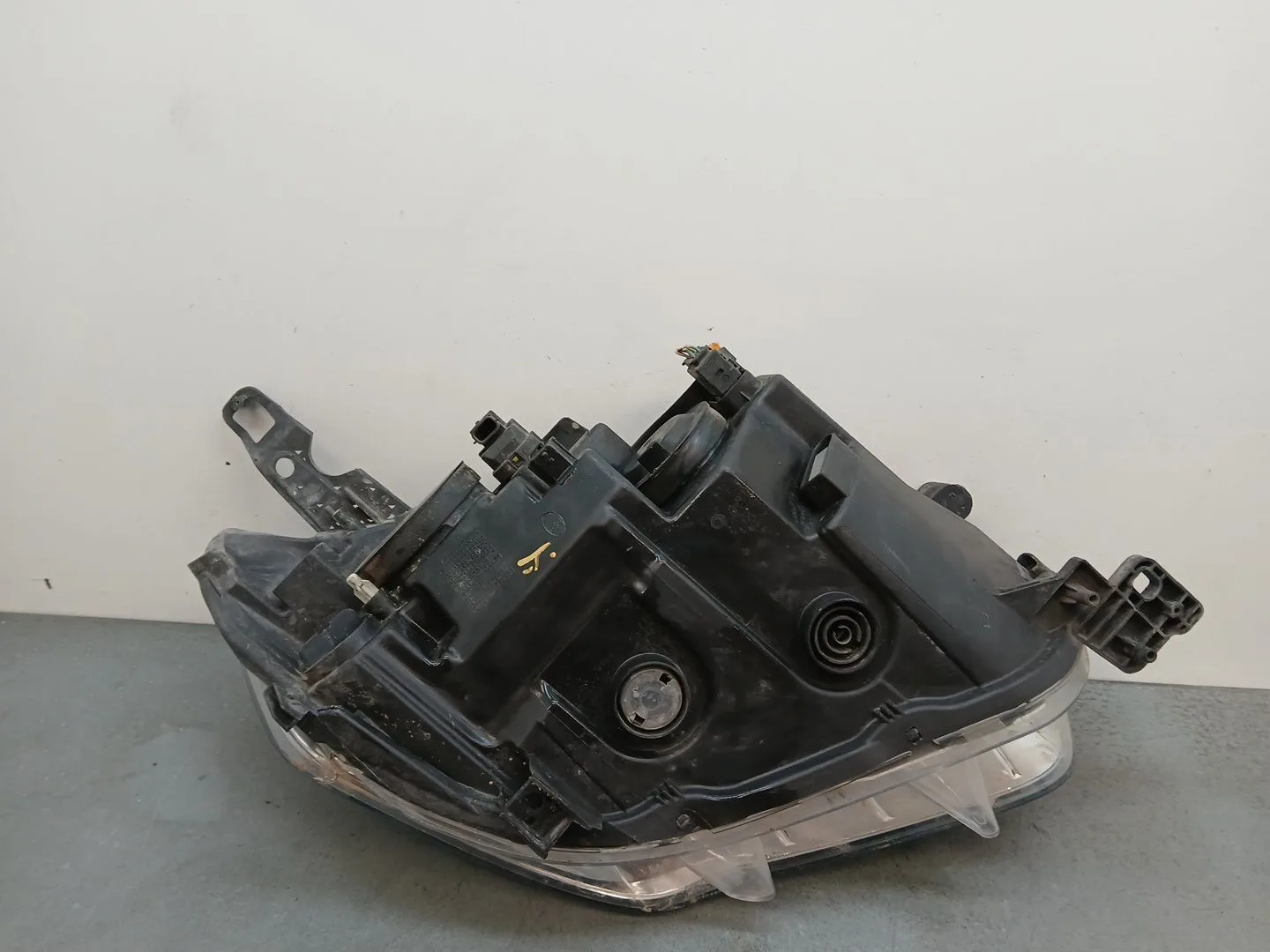 Faro Izquierdo para Citroën C-Elysee (Dd_)