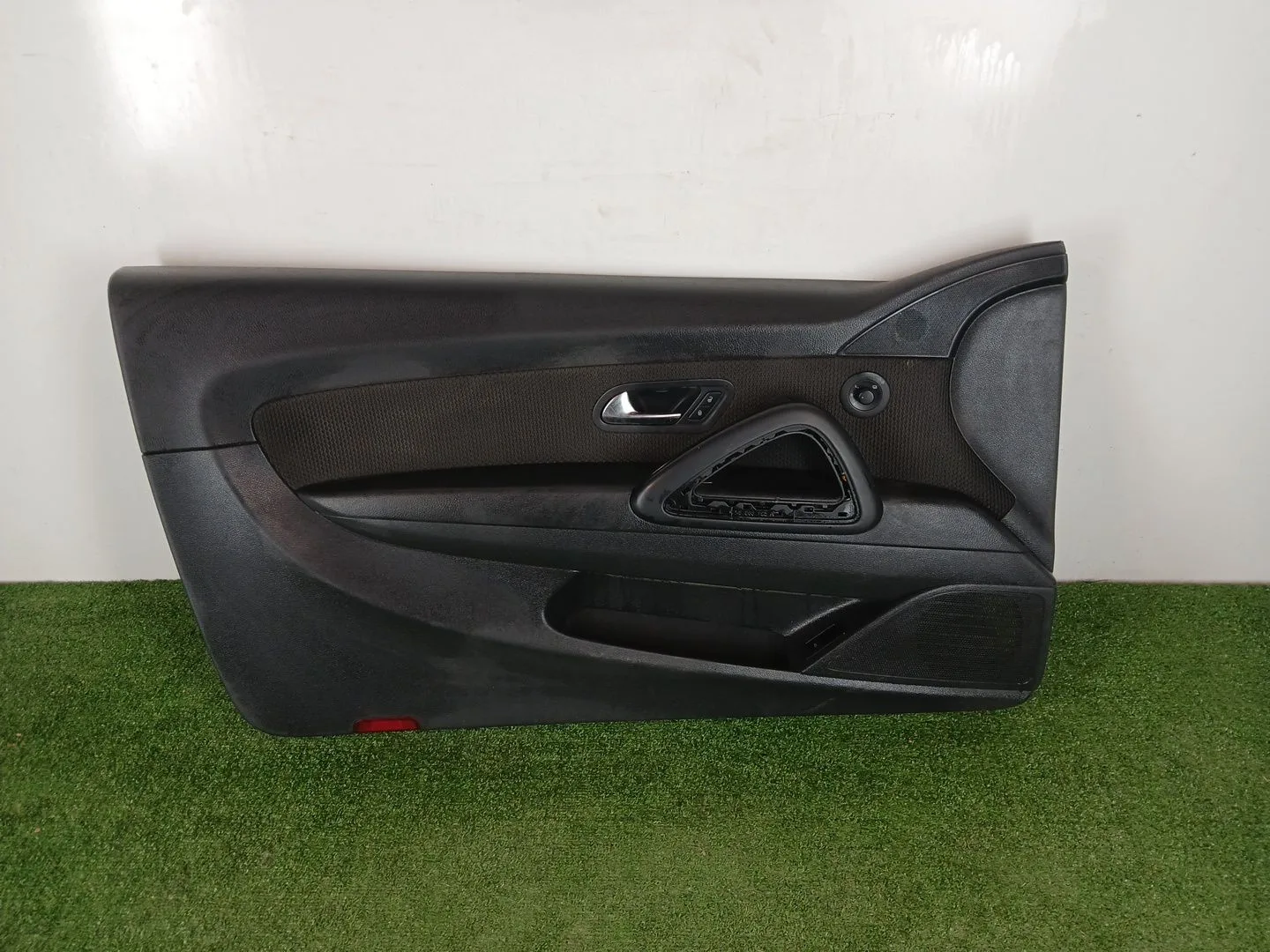 Guarnecido Puerta Delantera Izquierda para Volkswagen Scirocco Iii (137, 138)