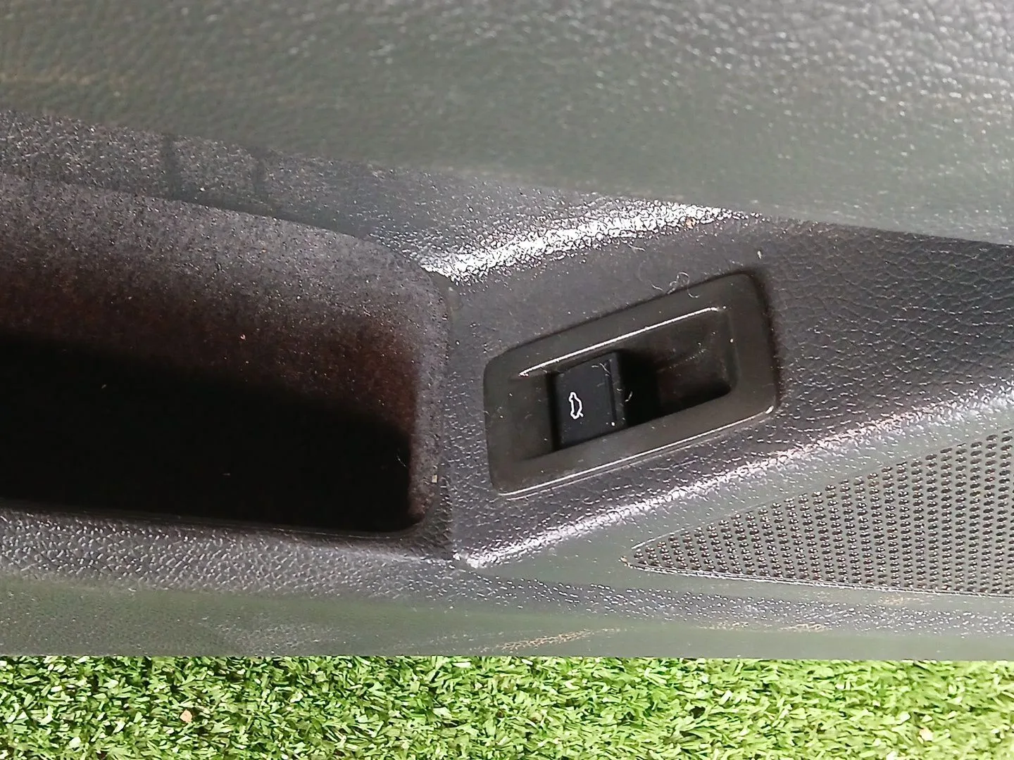 Guarnecido Puerta Delantera Izquierda para Volkswagen Scirocco Iii (137, 138)