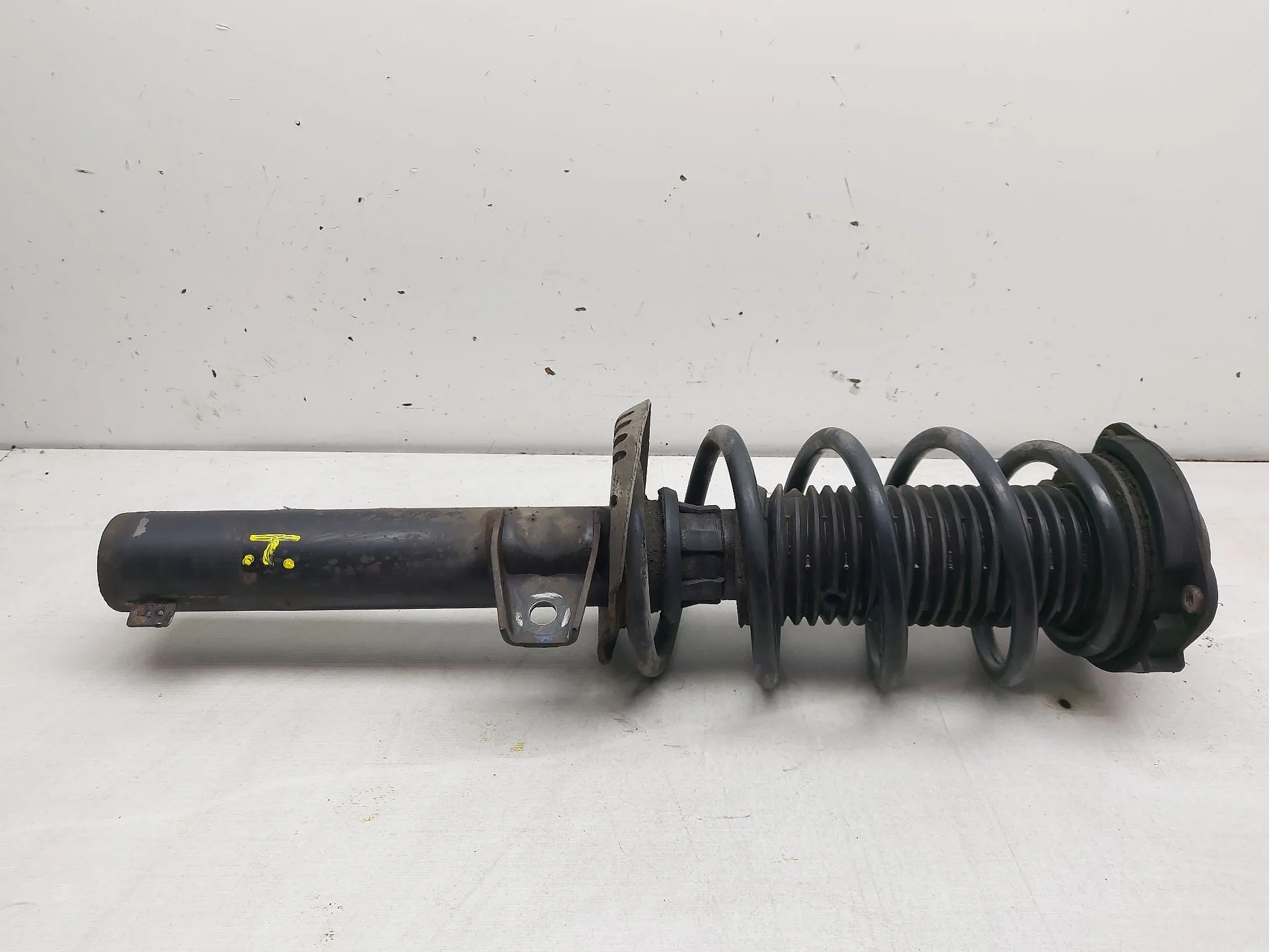 Amortiguador Delantero Izquierdo para Volkswagen Scirocco Iii (137, 138)
