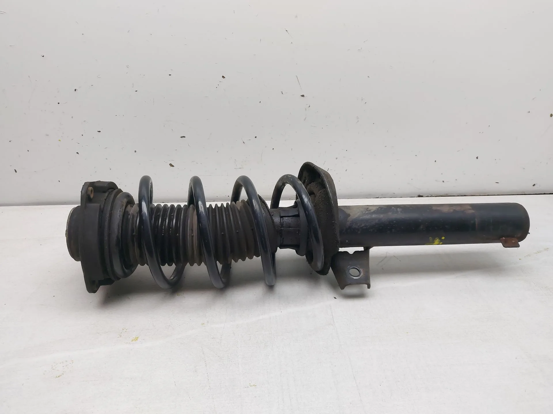 Amortiguador Delantero Derecho para Volkswagen Scirocco Iii (137, 138)
