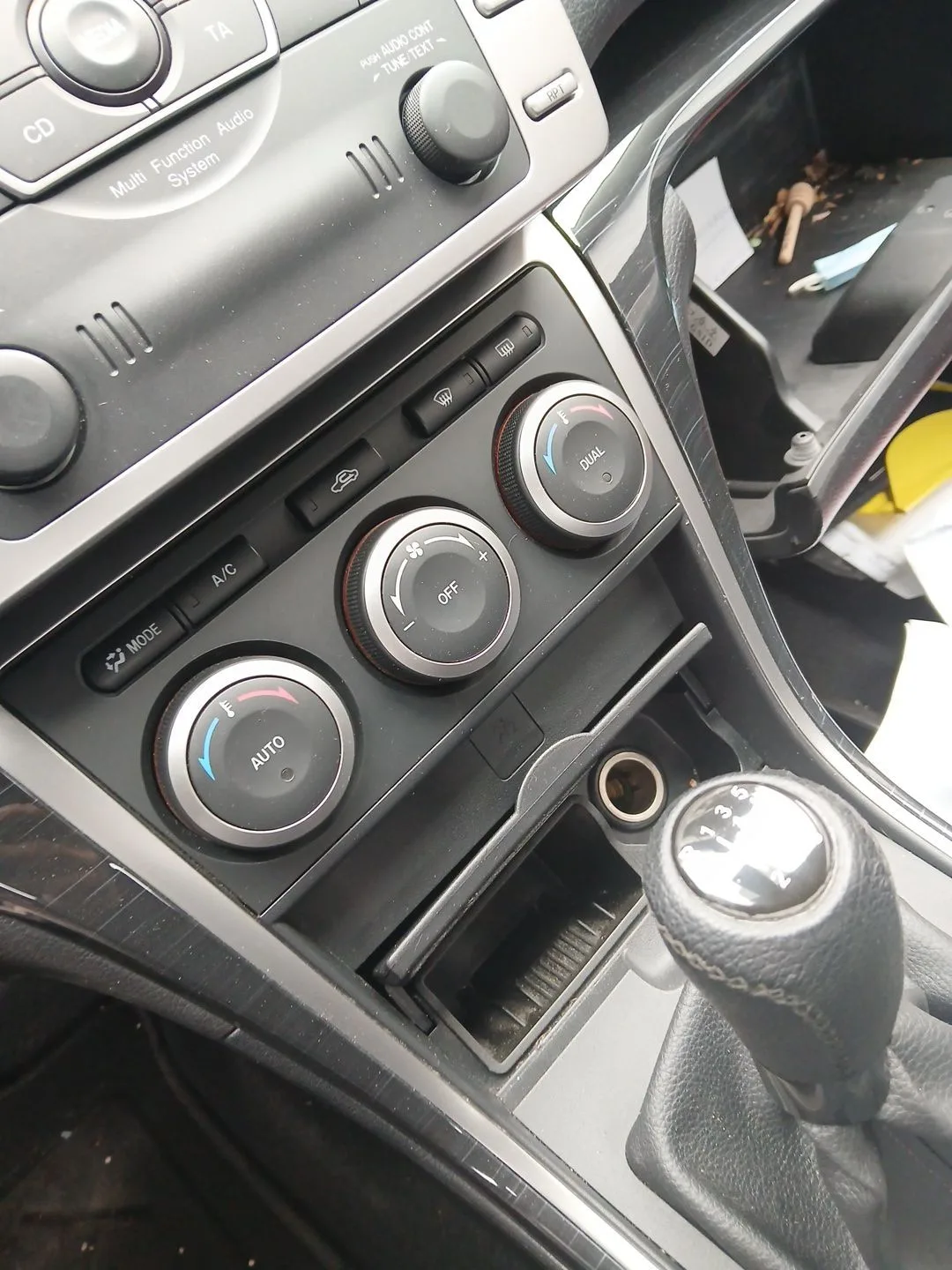 Mando Climatizador para Mazda 6 Sedan (Gh)
