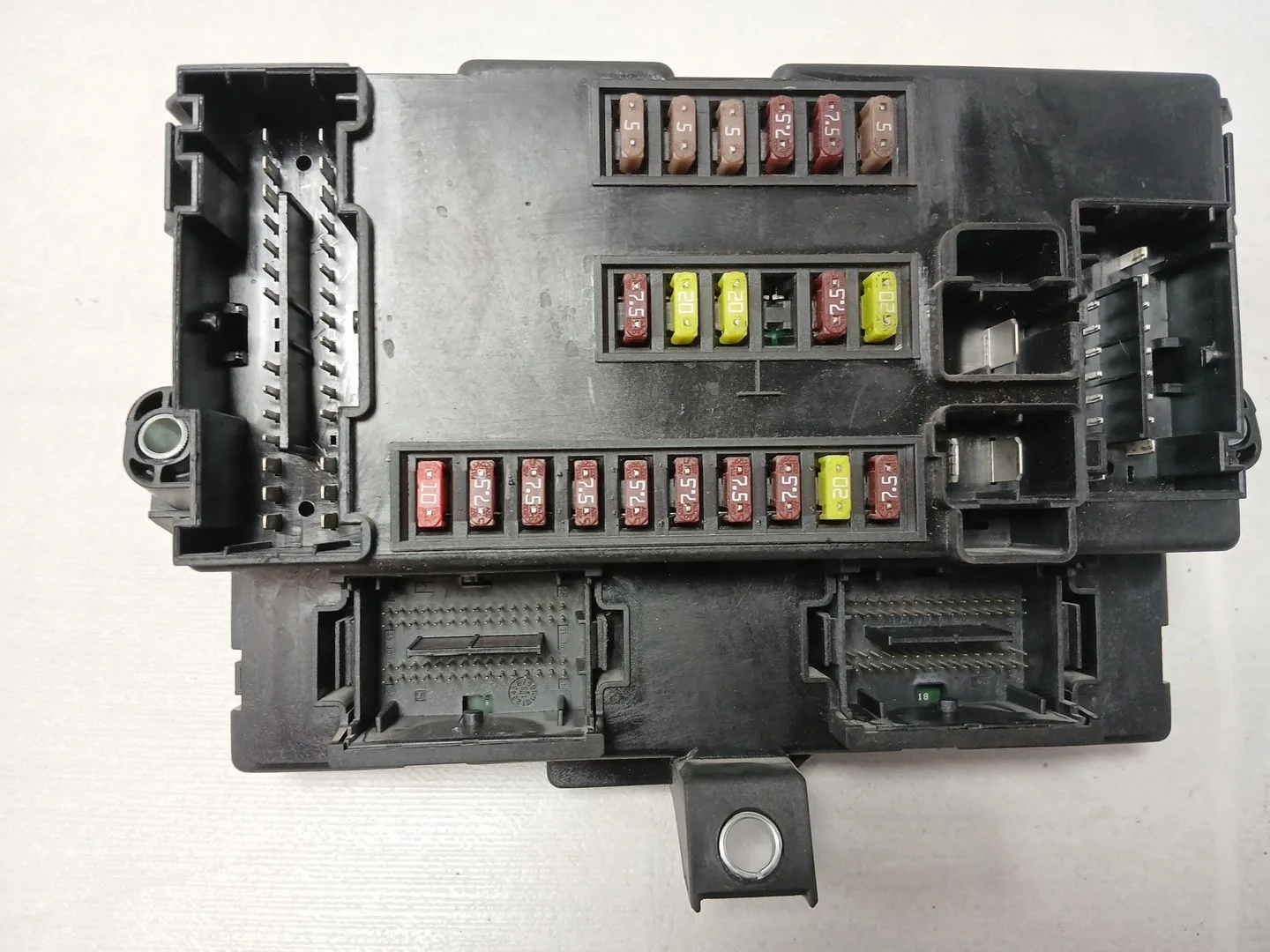 Caja Reles / Fusibles para Peugeot Boxer Caja Cerrada (Bat. 3450) (333)