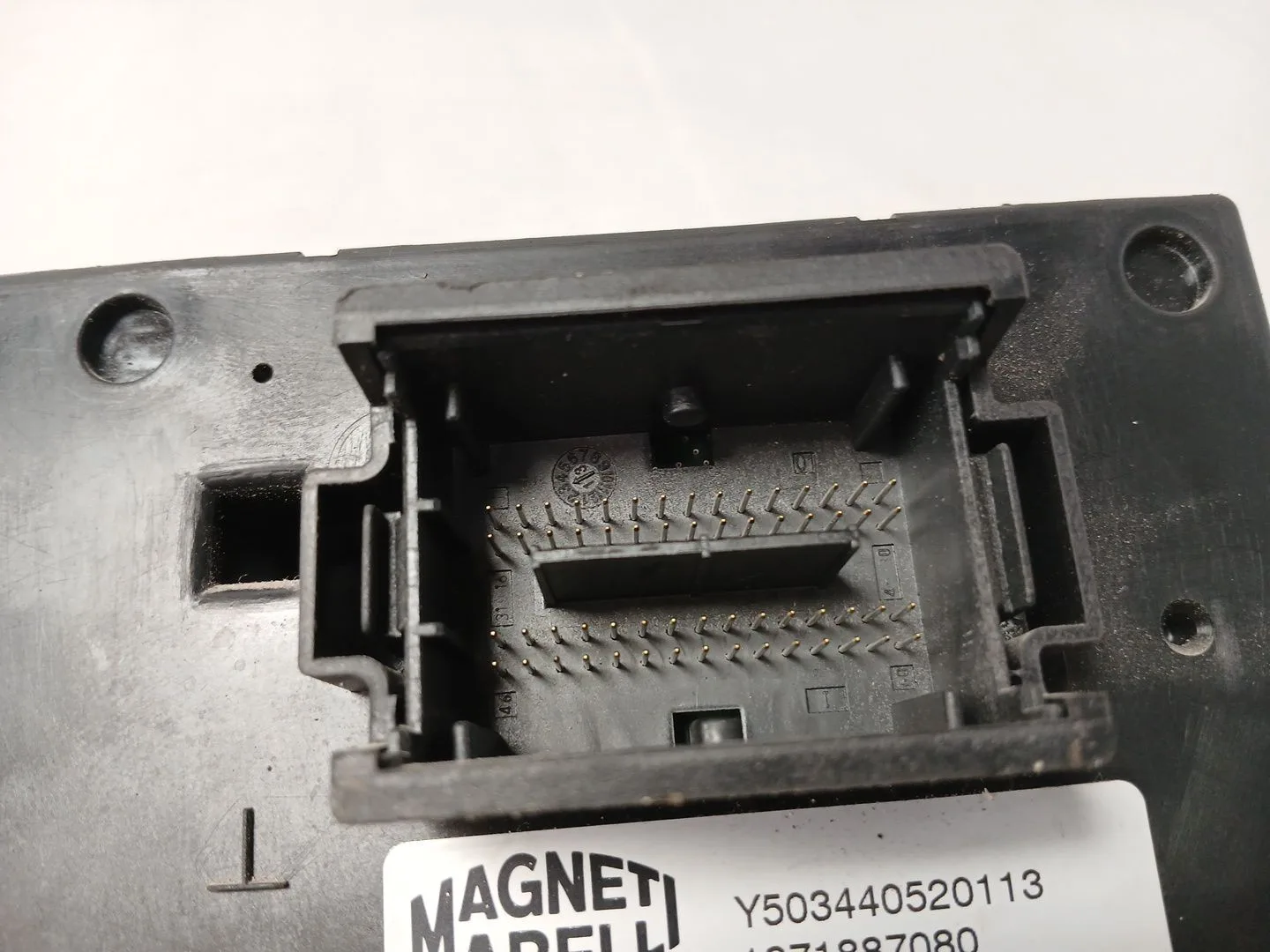 Caja Reles / Fusibles para Peugeot Boxer Caja Cerrada (Bat. 3450) (333)