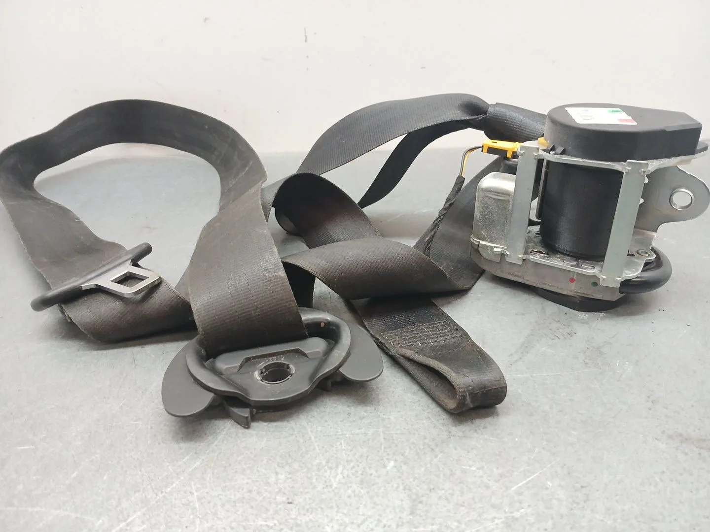 Pretensor Airbag Derecho para Volkswagen Golf Vi (5K1)
