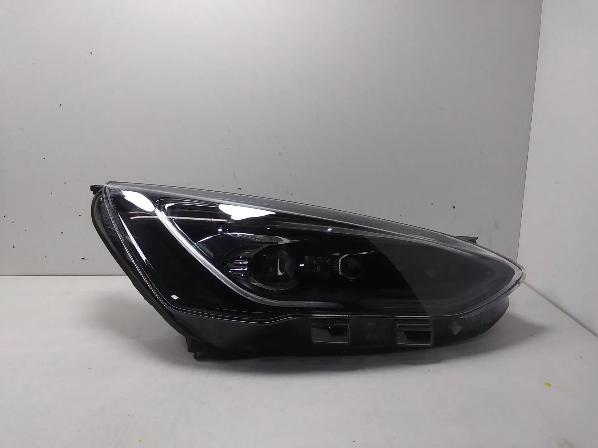 Faro Derecho para Ford Focus Iv Turnier (Hp)