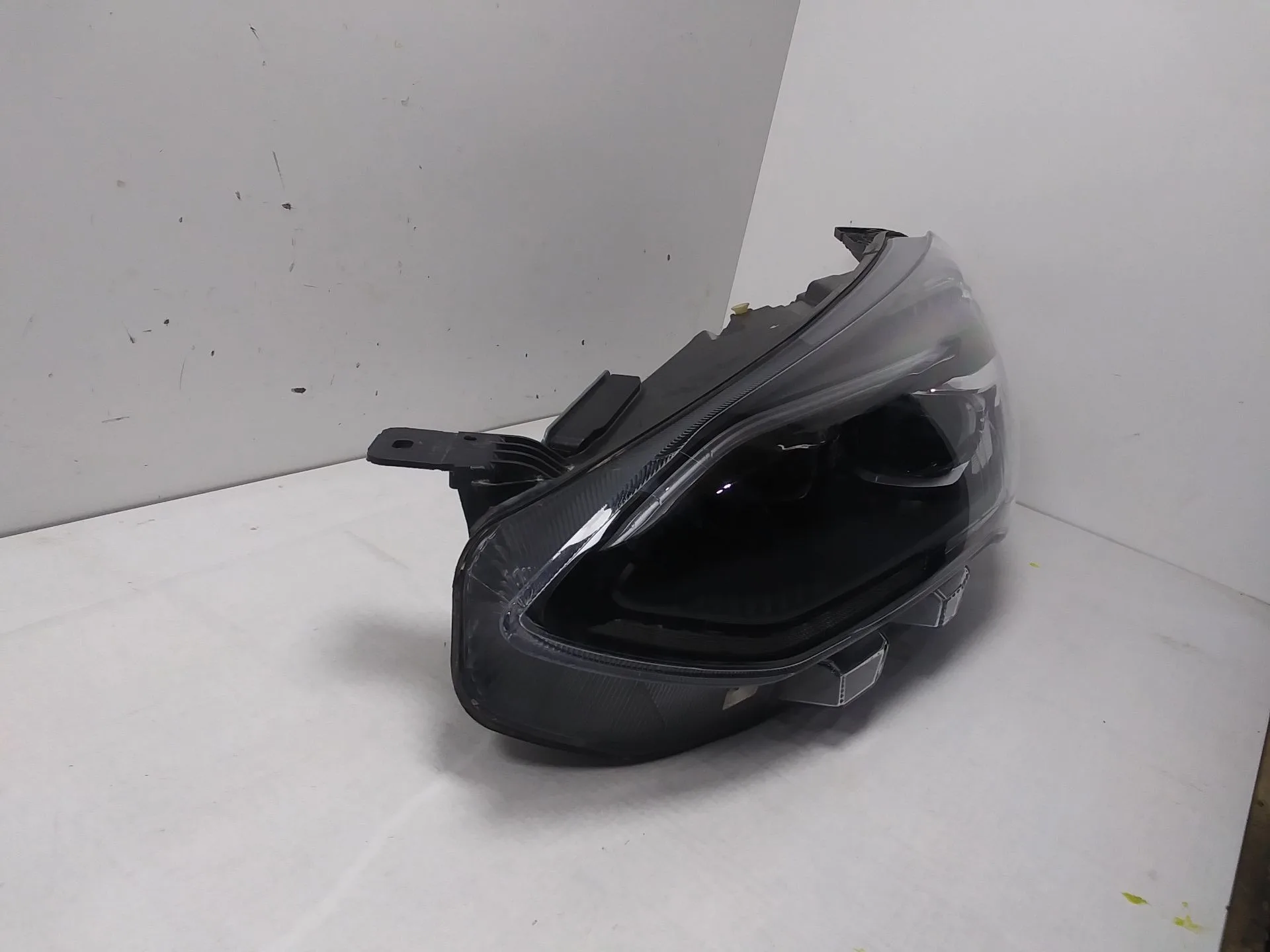 Faro Izquierdo para Ford Focus Iv Turnier (Hp)