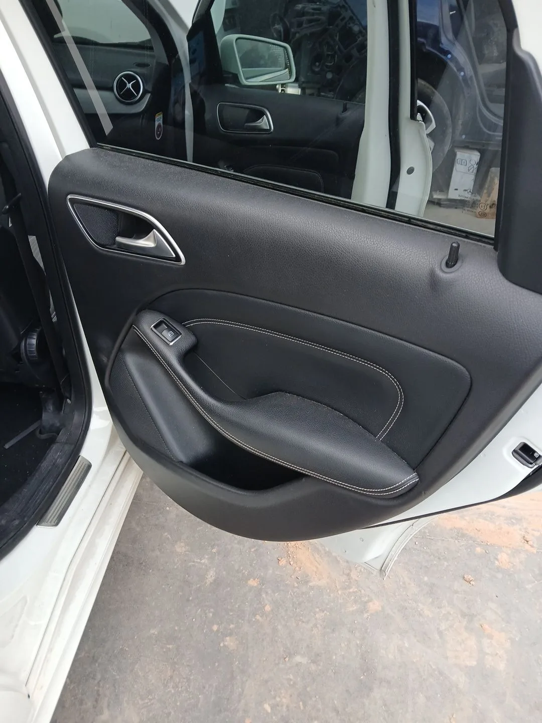 Guarnecido Puerta Trasera Derecha para Mercedes-Benz Clase B Sports Tourer (W246, W242)