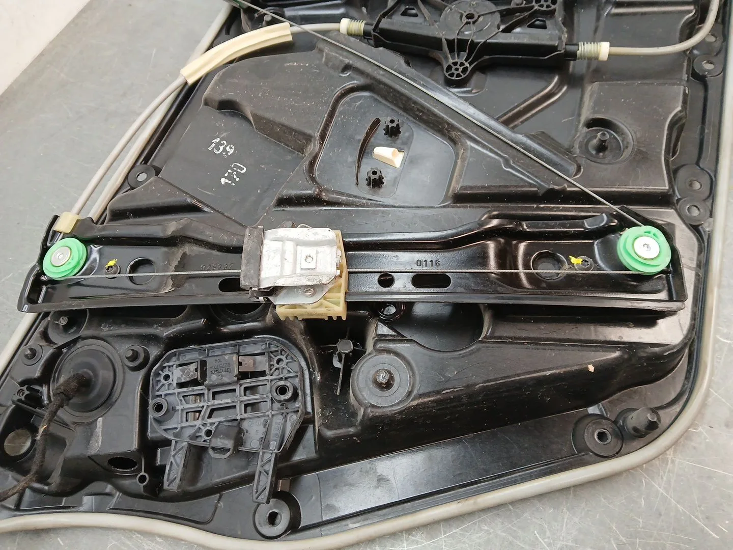 Elevalunas Delantero Derecho para Mercedes-Benz Clase A (W176)