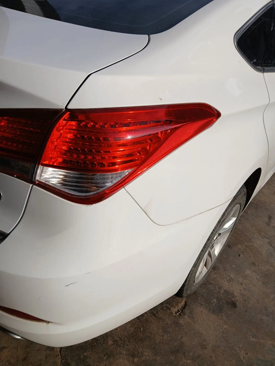 Piloto Trasero Derecho para Hyundai I40 I (Vf)